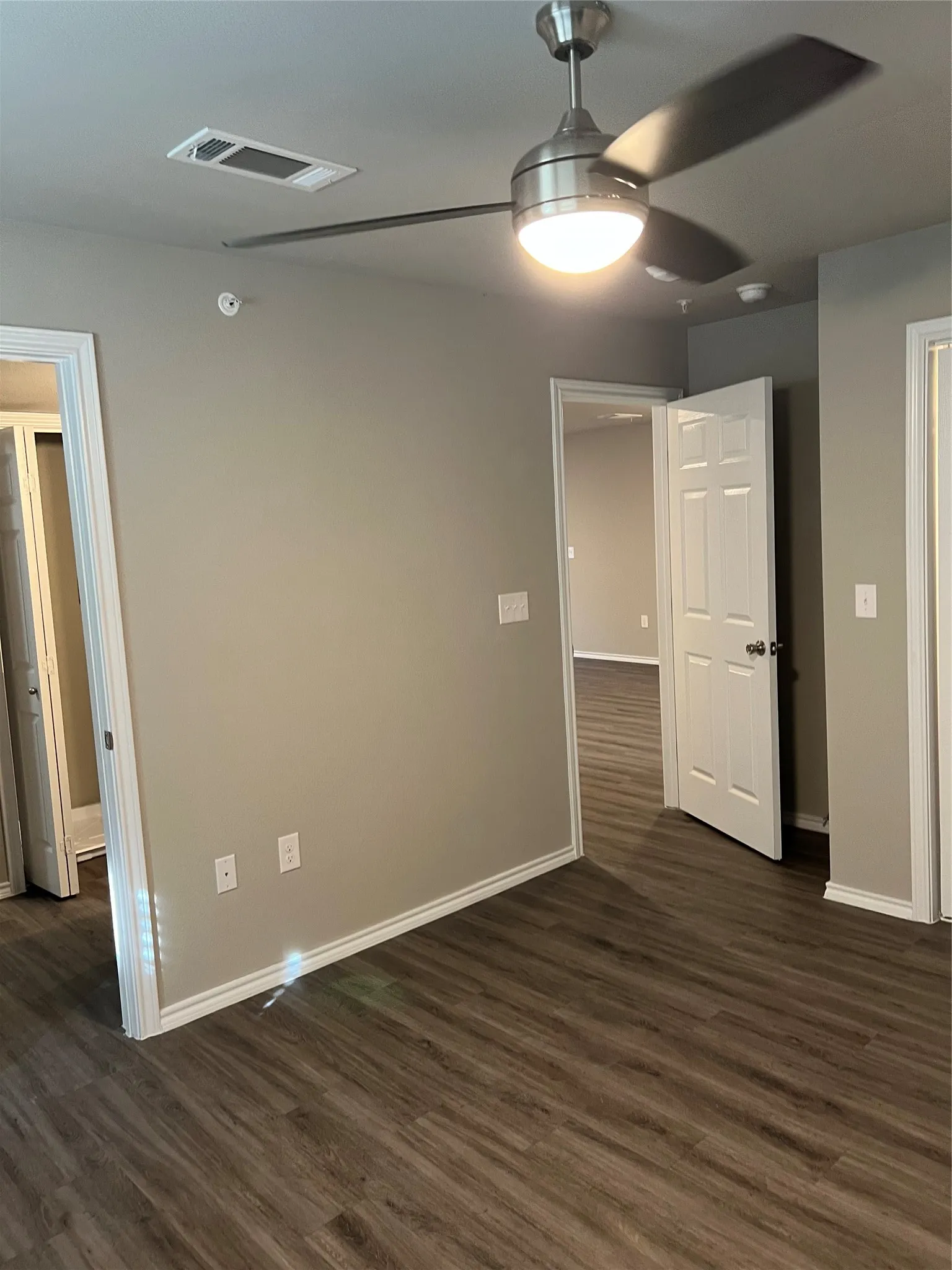 Condominium For Sale in Dallas County , 6108 Abrams Road 215, Dallas, Texas 75231, 2 Bedroom, 1 Bathroom, Garage spaces, 801 Sqft, built in 2023, mls#21135142, Real Estate Agent in Dallas, Homes For Sale in Dallas county, Homes For Sale in Dallas, Realtor in Dallas Texas, Real Estate Brokerage Independent Realty Texas, Luminita Cordes Realtor