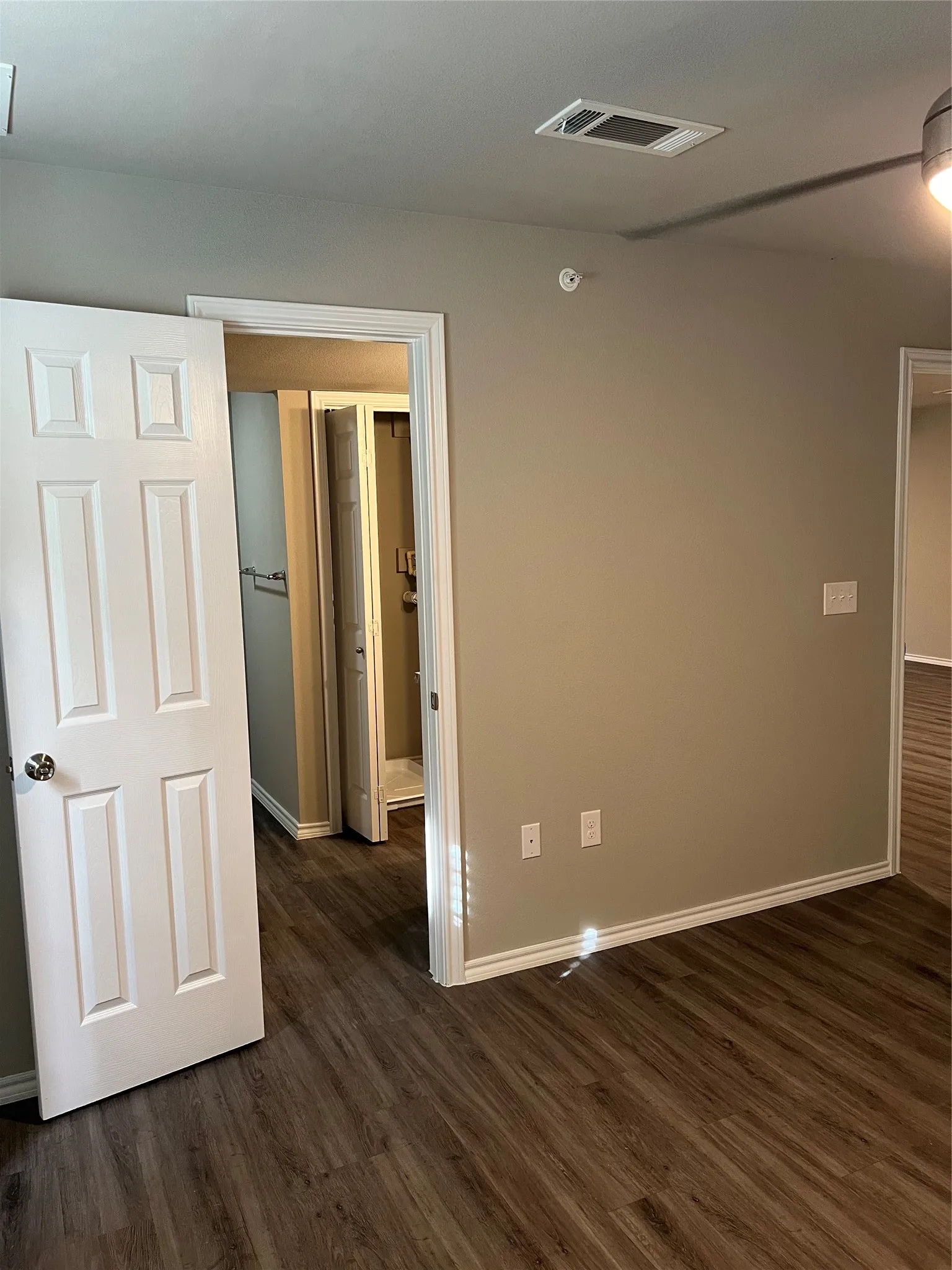 Condominium For Sale in Dallas County , 6108 Abrams Road 215, Dallas, Texas 75231, 2 Bedroom, 1 Bathroom, Garage spaces, 801 Sqft, built in 2023, mls#21135142, Real Estate Agent in Dallas, Homes For Sale in Dallas county, Homes For Sale in Dallas, Realtor in Dallas Texas, Real Estate Brokerage Independent Realty Texas, Luminita Cordes Realtor