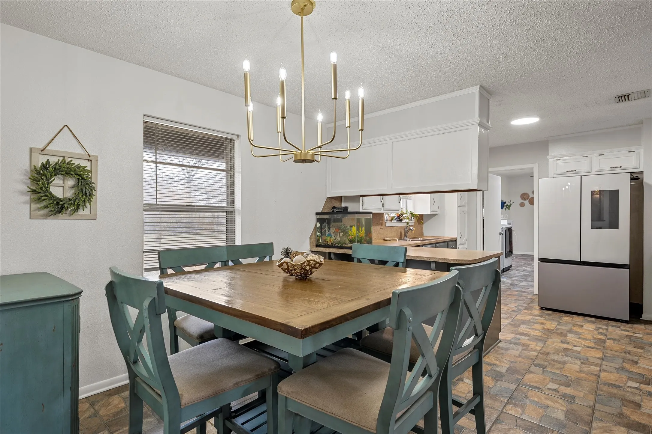Single Family Residence For Sale in Mc Lennan County , 107 Woody Ray Drive, Elm Mott, Texas 76640, 3 Bedrooms, 2 Bathrooms, 2 Garage spaces, 1,852 Sqft, built in 1979, Price $345,000, mls#21134519, Real Estate Agent in Elm Mott, Homes For Sale in Mc Lennan county, Homes For Sale in Elm Mott, Realtor in Elm Mott Texas, Real Estate Brokerage Independent Realty Texas, Luminita Cordes Realtor