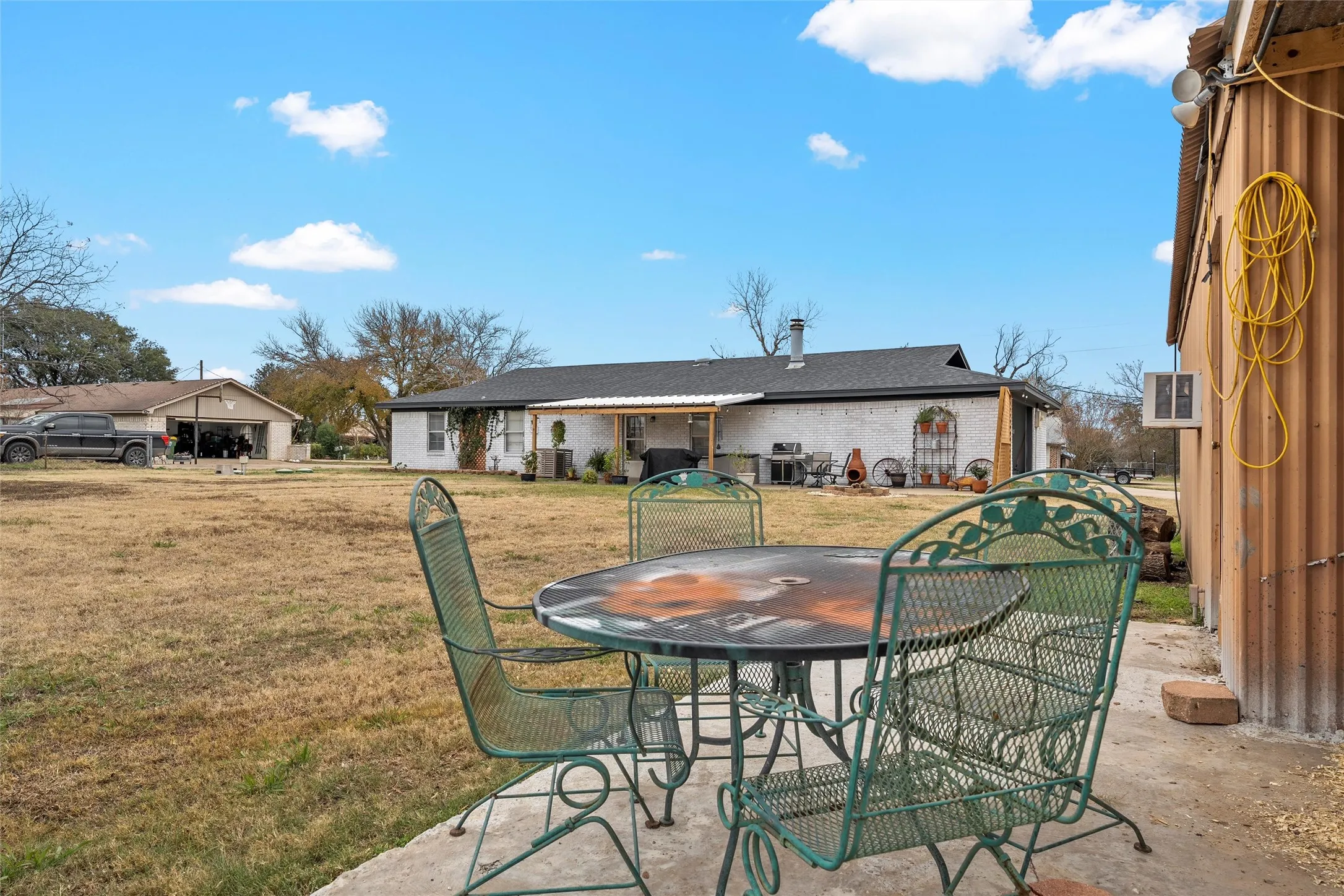 Single Family Residence For Sale in Mc Lennan County , 107 Woody Ray Drive, Elm Mott, Texas 76640, 3 Bedrooms, 2 Bathrooms, 2 Garage spaces, 1,852 Sqft, built in 1979, Price $345,000, mls#21134519, Real Estate Agent in Elm Mott, Homes For Sale in Mc Lennan county, Homes For Sale in Elm Mott, Realtor in Elm Mott Texas, Real Estate Brokerage Independent Realty Texas, Luminita Cordes Realtor