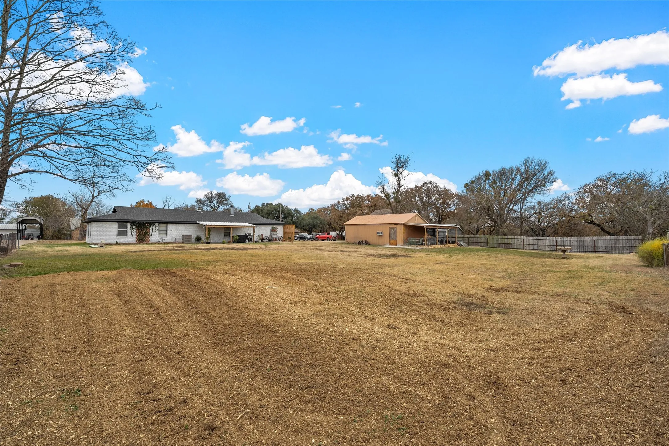 Single Family Residence For Sale in Mc Lennan County , 107 Woody Ray Drive, Elm Mott, Texas 76640, 3 Bedrooms, 2 Bathrooms, 2 Garage spaces, 1,852 Sqft, built in 1979, Price $345,000, mls#21134519, Real Estate Agent in Elm Mott, Homes For Sale in Mc Lennan county, Homes For Sale in Elm Mott, Realtor in Elm Mott Texas, Real Estate Brokerage Independent Realty Texas, Luminita Cordes Realtor
