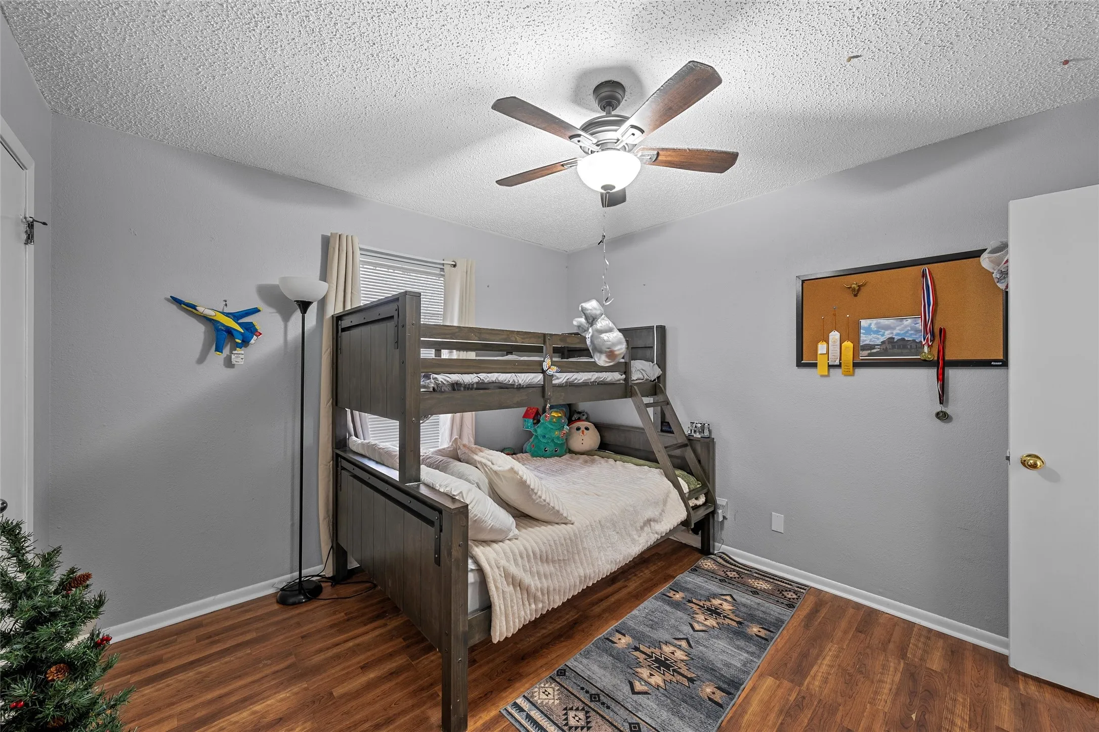 Single Family Residence For Sale in Mc Lennan County , 107 Woody Ray Drive, Elm Mott, Texas 76640, 3 Bedrooms, 2 Bathrooms, 2 Garage spaces, 1,852 Sqft, built in 1979, Price $345,000, mls#21134519, Real Estate Agent in Elm Mott, Homes For Sale in Mc Lennan county, Homes For Sale in Elm Mott, Realtor in Elm Mott Texas, Real Estate Brokerage Independent Realty Texas, Luminita Cordes Realtor