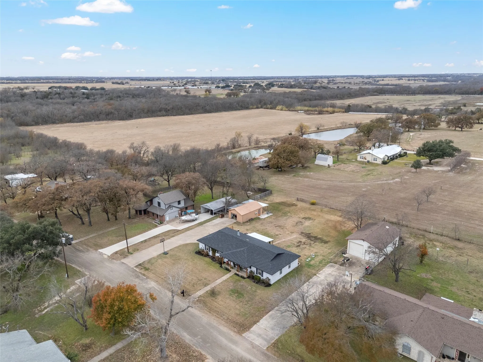 Single Family Residence For Sale in Mc Lennan County , 107 Woody Ray Drive, Elm Mott, Texas 76640, 3 Bedrooms, 2 Bathrooms, 2 Garage spaces, 1,852 Sqft, built in 1979, Price $345,000, mls#21134519, Real Estate Agent in Elm Mott, Homes For Sale in Mc Lennan county, Homes For Sale in Elm Mott, Realtor in Elm Mott Texas, Real Estate Brokerage Independent Realty Texas, Luminita Cordes Realtor