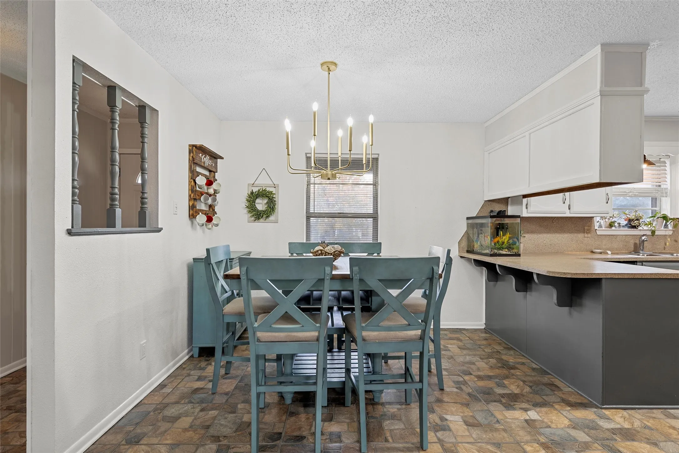 Single Family Residence For Sale in Mc Lennan County , 107 Woody Ray Drive, Elm Mott, Texas 76640, 3 Bedrooms, 2 Bathrooms, 2 Garage spaces, 1,852 Sqft, built in 1979, Price $345,000, mls#21134519, Real Estate Agent in Elm Mott, Homes For Sale in Mc Lennan county, Homes For Sale in Elm Mott, Realtor in Elm Mott Texas, Real Estate Brokerage Independent Realty Texas, Luminita Cordes Realtor