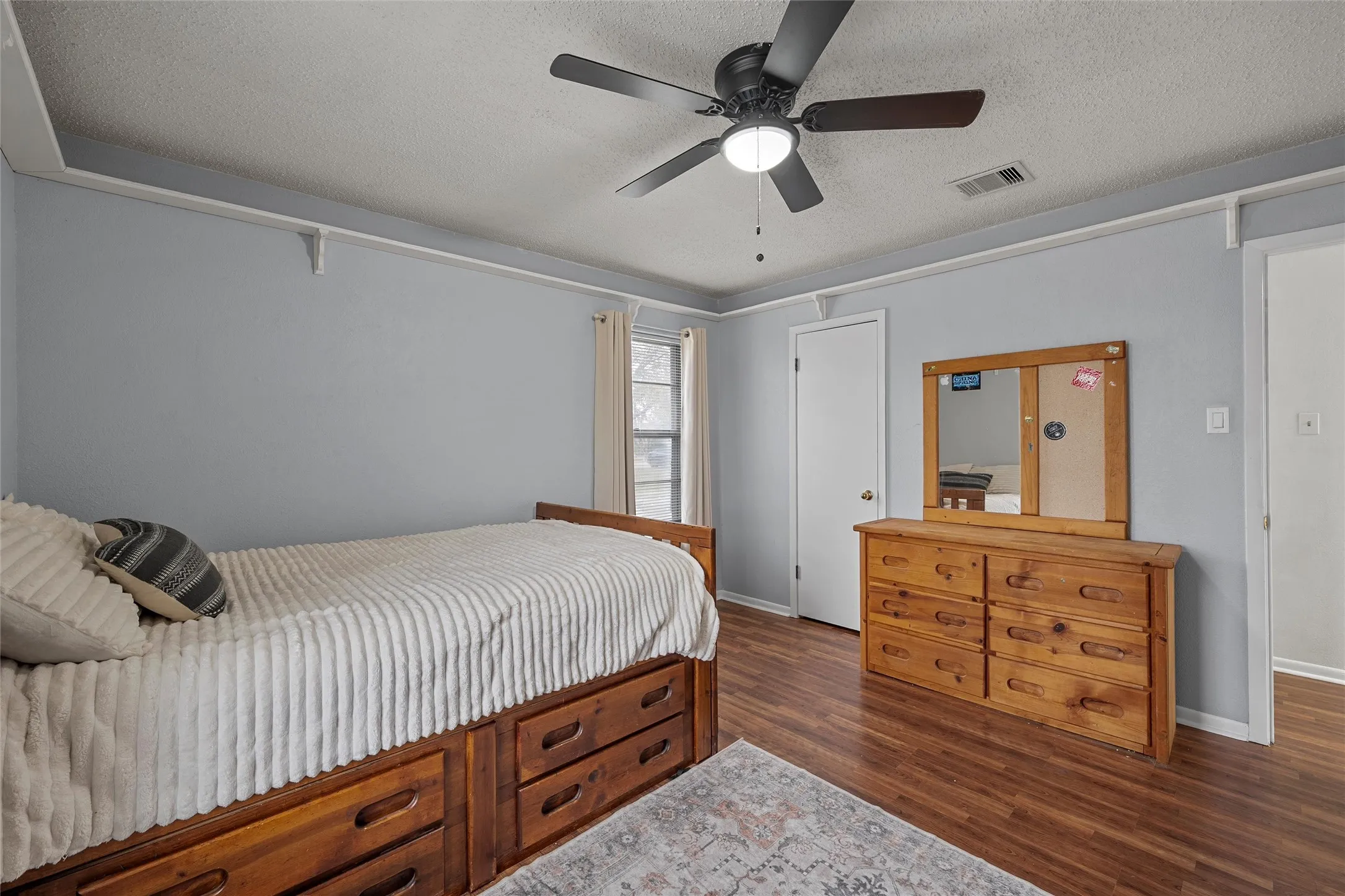 Single Family Residence For Sale in Mc Lennan County , 107 Woody Ray Drive, Elm Mott, Texas 76640, 3 Bedrooms, 2 Bathrooms, 2 Garage spaces, 1,852 Sqft, built in 1979, Price $345,000, mls#21134519, Real Estate Agent in Elm Mott, Homes For Sale in Mc Lennan county, Homes For Sale in Elm Mott, Realtor in Elm Mott Texas, Real Estate Brokerage Independent Realty Texas, Luminita Cordes Realtor