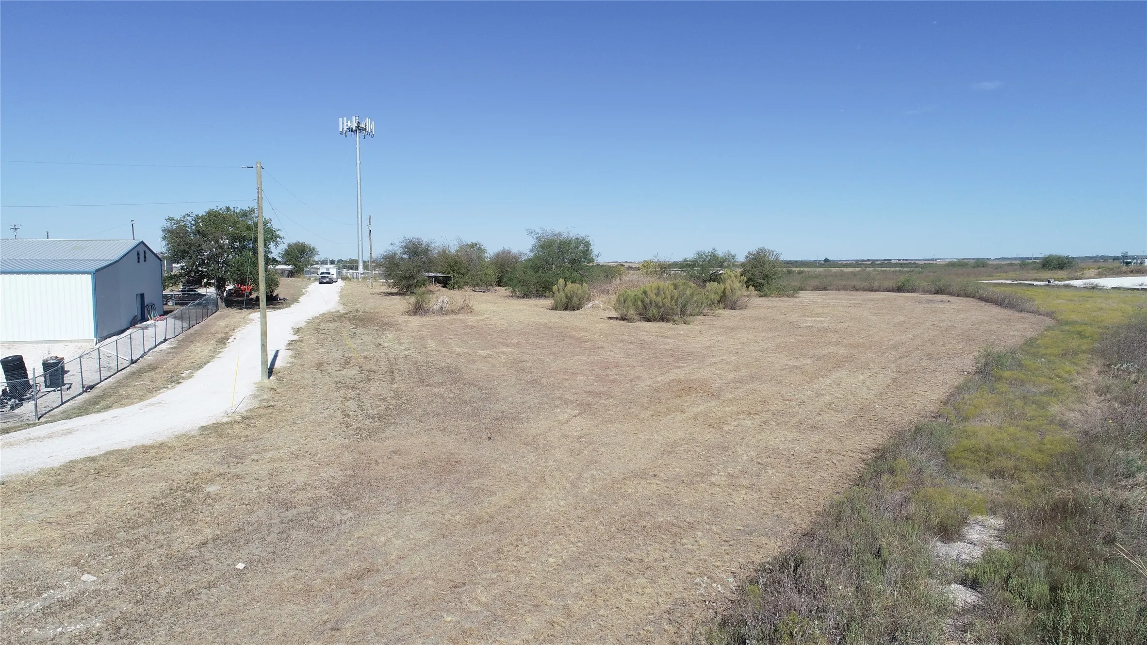 Industrial For Rent in Hill County , 117 Industrial Loop, Hillsboro, Texas 76645, 0, 0, Garage spaces, 0 Sqft, built in 0, Unknown, Price $2,000, mls#21128581, Real Estate Agent in Hillsboro, Homes For Rent in Hill county, Homes For Rent in Hillsboro, Realtor in Hillsboro Texas, Real Estate Brokerage Independent Realty Texas, Luminita Cordes Realtor