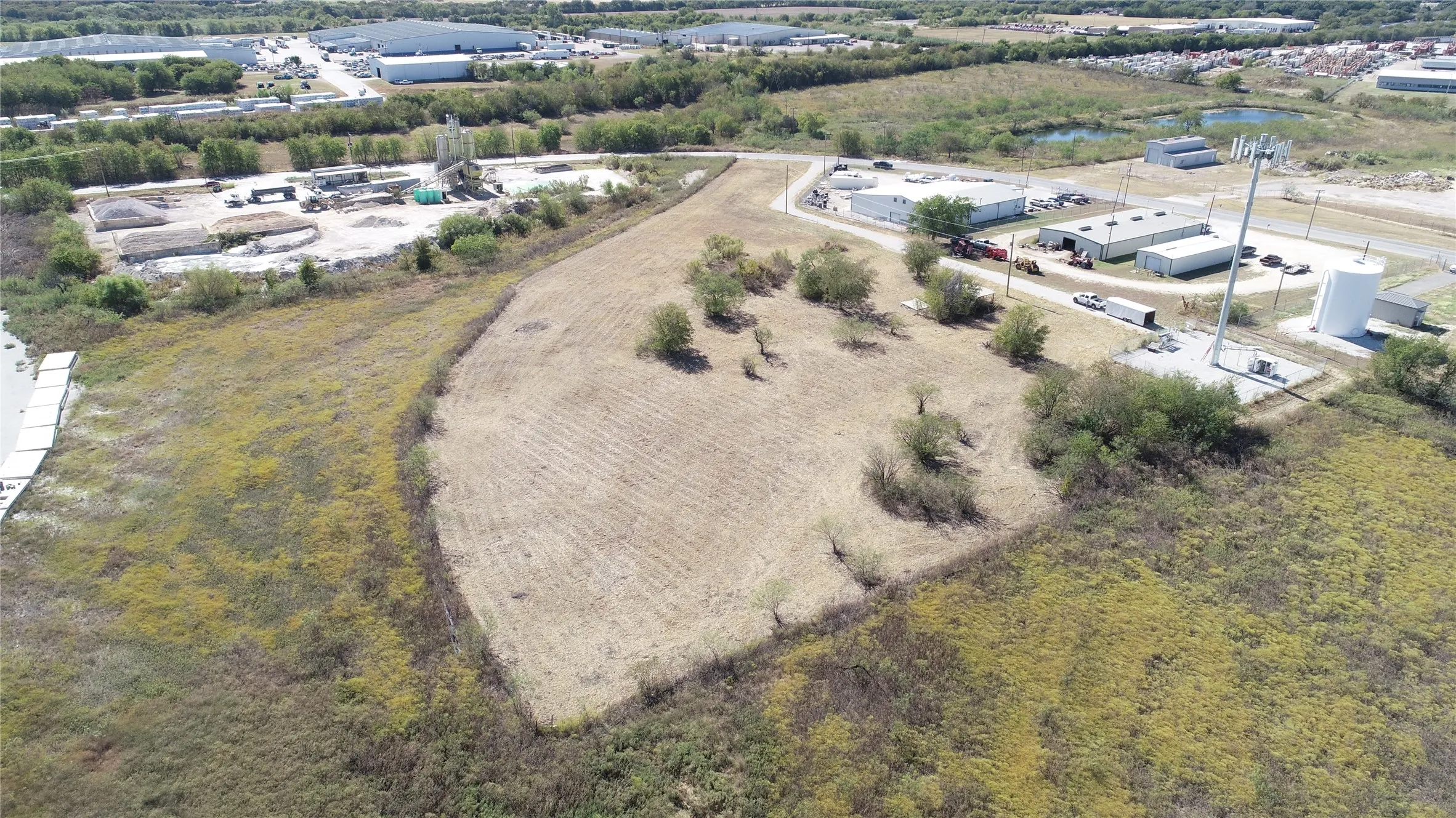 Industrial For Rent in Hill County , 117 Industrial Loop, Hillsboro, Texas 76645, 0, 0, Garage spaces, 0 Sqft, built in 0, Unknown, Price $2,000, mls#21128581, Real Estate Agent in Hillsboro, Homes For Rent in Hill county, Homes For Rent in Hillsboro, Realtor in Hillsboro Texas, Real Estate Brokerage Independent Realty Texas, Luminita Cordes Realtor