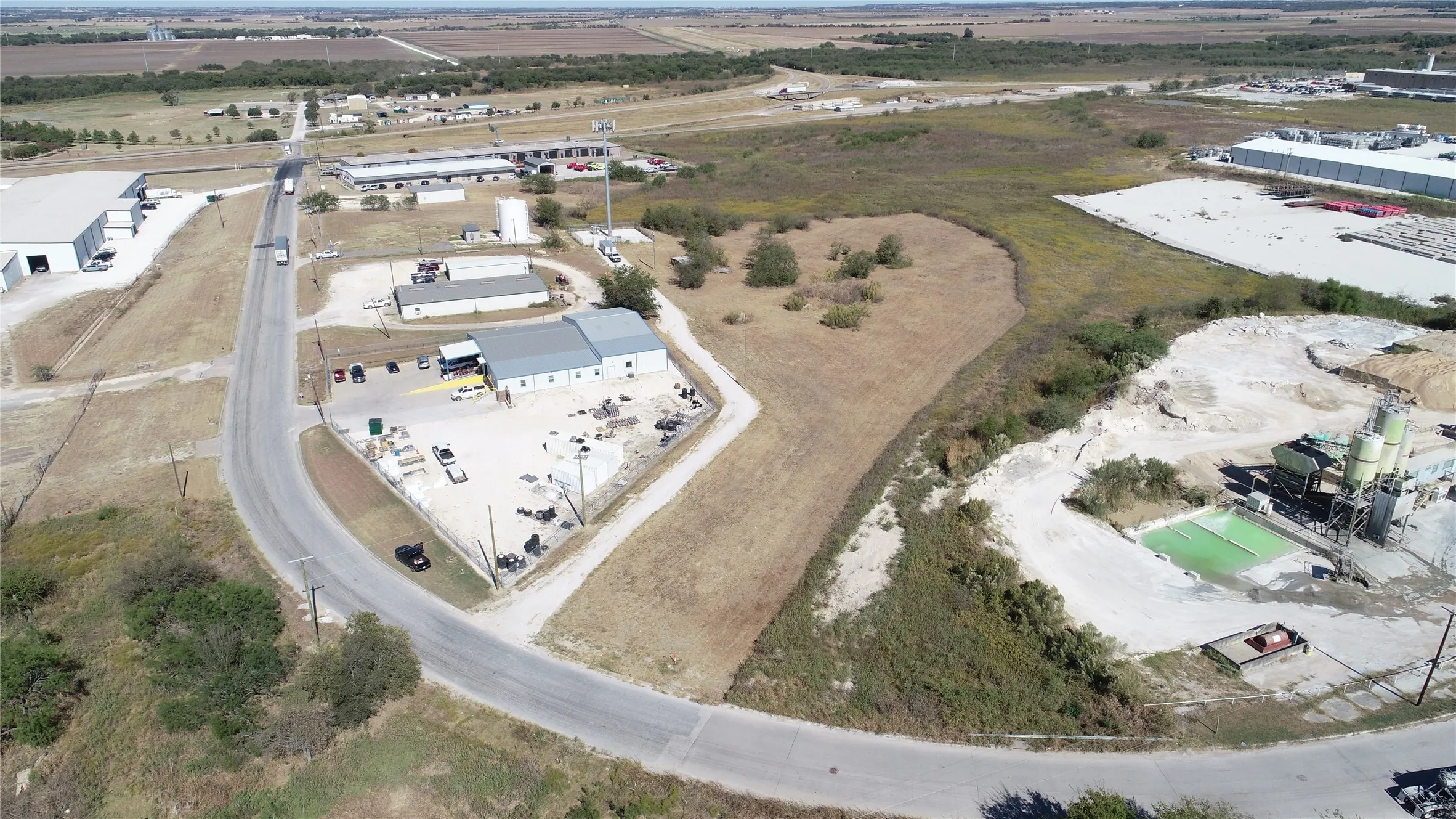 Industrial For Rent in Hill County , 117 Industrial Loop, Hillsboro, Texas 76645, 0, 0, Garage spaces, 0 Sqft, built in 0, Unknown, Price $2,000, mls#21128581, Real Estate Agent in Hillsboro, Homes For Rent in Hill county, Homes For Rent in Hillsboro, Realtor in Hillsboro Texas, Real Estate Brokerage Independent Realty Texas, Luminita Cordes Realtor