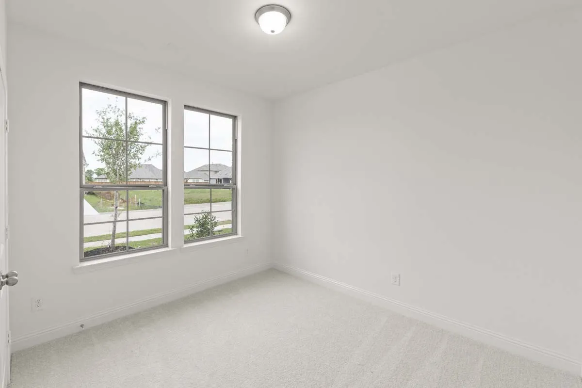 14-1443-canadian-ln-van-alstyne-tx-secondary-bedroom