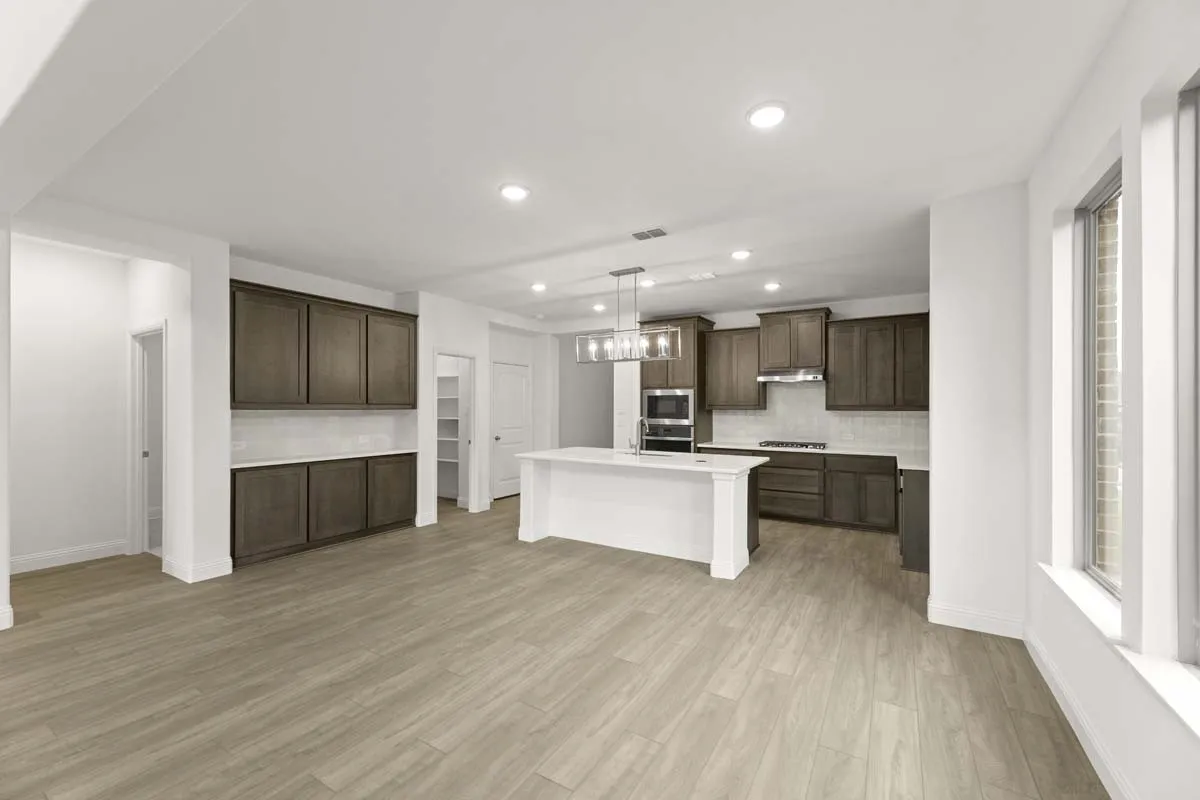 03-1443-canadian-ln-van-alstyne-tx-open-kitchen