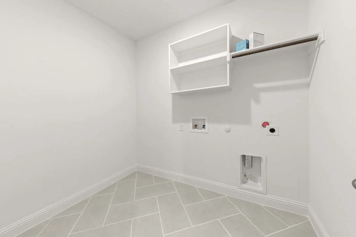 22-1443-canadian-ln-van-alstyne-tx-laundry-room