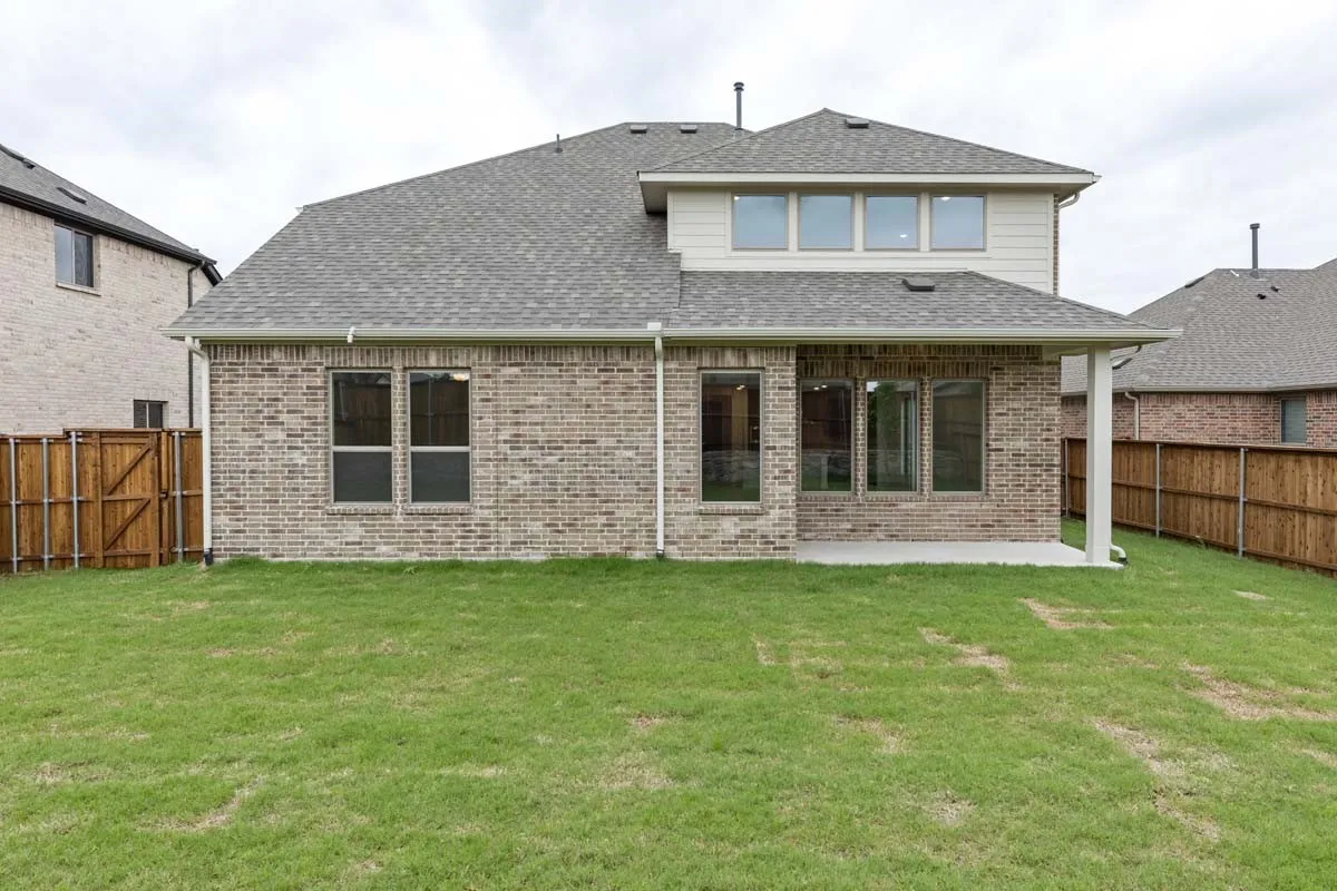 24-1443-canadian-ln-van-alstyne-tx-rear-exterior
