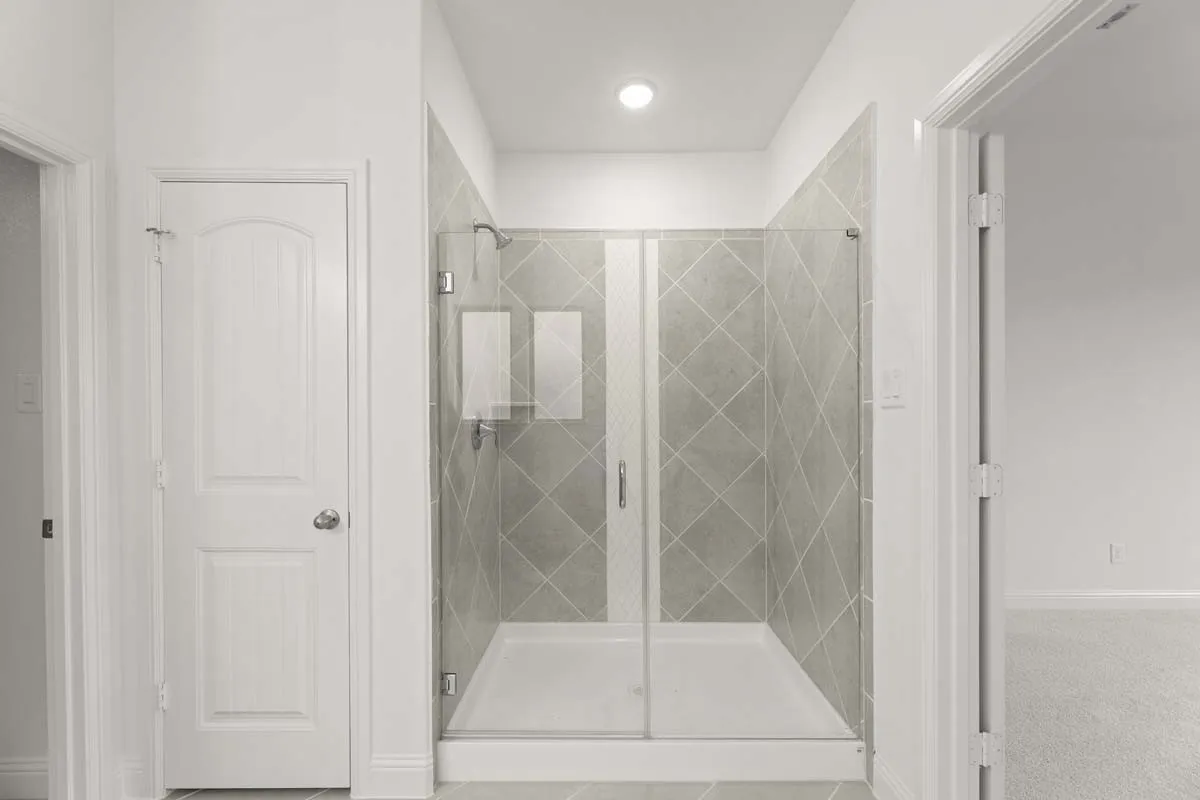 12-1443-canadian-ln-van-alstyne-tx-primary-shower