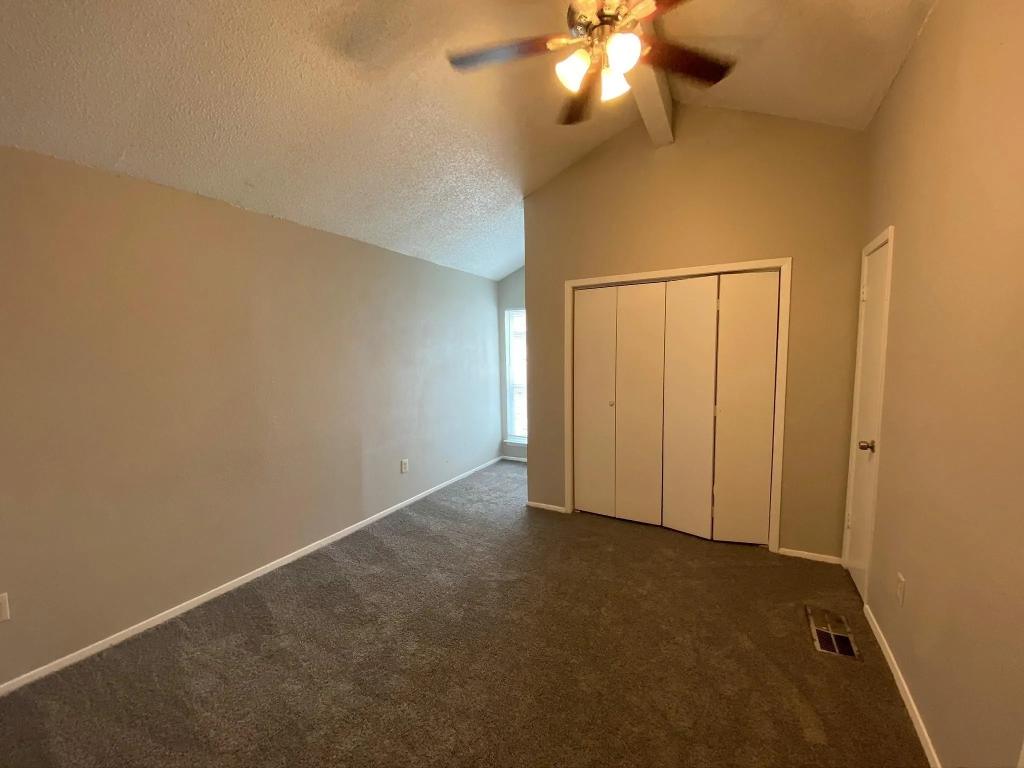 Townhouse For Rent in Dallas County , 9696 Walnut Street 1502, Dallas, Texas 75243, 1 Bedroom, 1 Bathroom, Garage spaces, 730 Sqft, built in 1981, Preowned, mls#21135650, Real Estate Agent in Dallas, Homes For Rent in Dallas county, Homes For Rent in Dallas, Realtor in Dallas Texas, Real Estate Brokerage Independent Realty Texas, Luminita Cordes Realtor