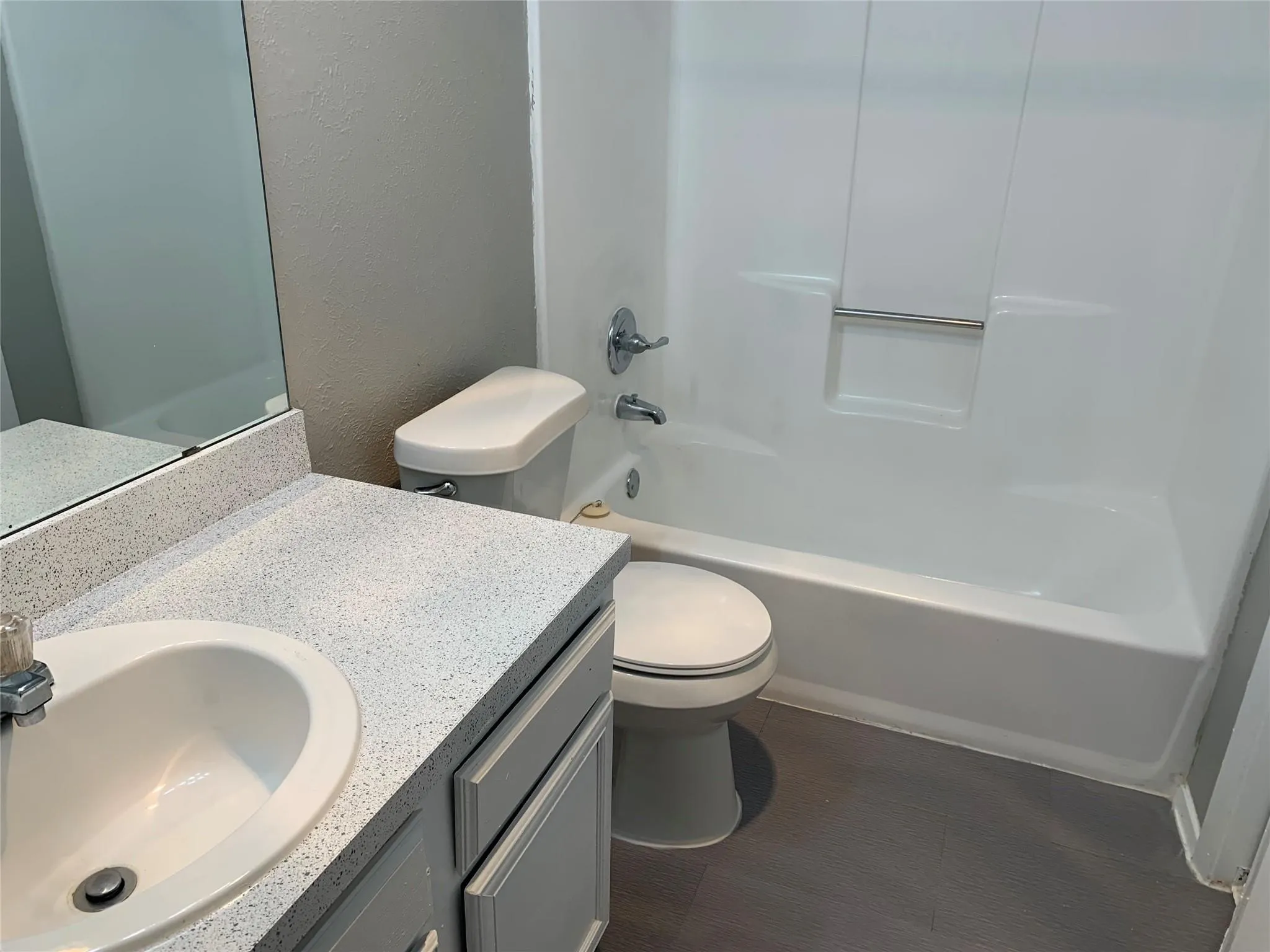 Townhouse For Rent in Dallas County , 9696 Walnut Street 1502, Dallas, Texas 75243, 1 Bedroom, 1 Bathroom, Garage spaces, 730 Sqft, built in 1981, Preowned, mls#21135650, Real Estate Agent in Dallas, Homes For Rent in Dallas county, Homes For Rent in Dallas, Realtor in Dallas Texas, Real Estate Brokerage Independent Realty Texas, Luminita Cordes Realtor