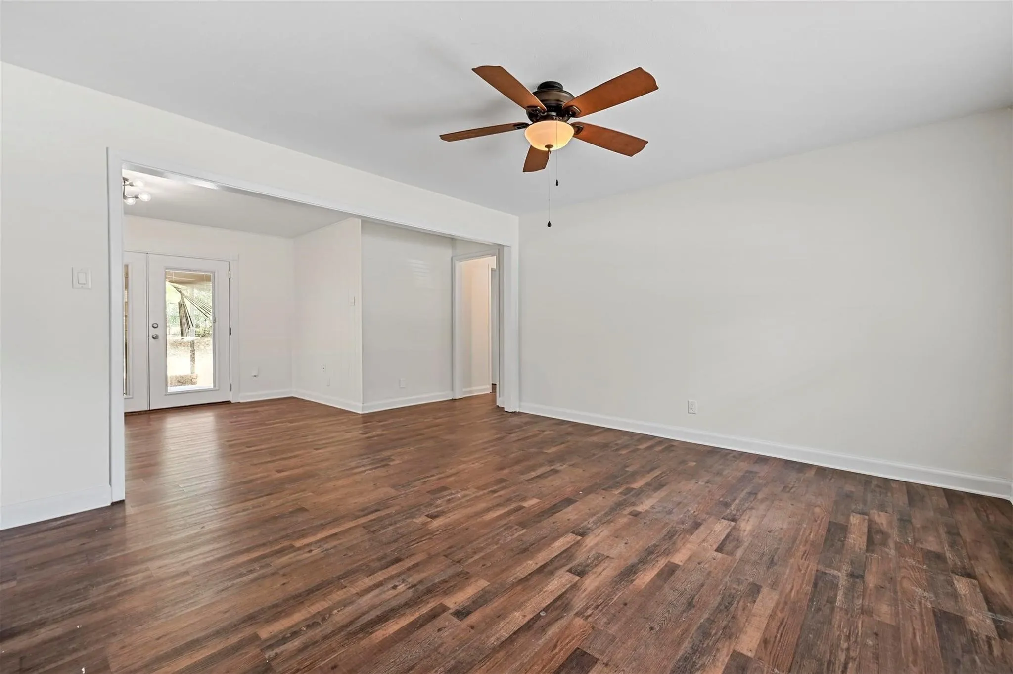 Single Family Residence For Sale in Tarrant County , 3463 Paint Trail, Fort Worth, Texas 76116, 3 Bedrooms, 2 Bathrooms, 1 Garage spaces, 1,186 Sqft, built in 1959, Price $195,000, mls#21135563, Real Estate Agent in Fort Worth, Homes For Sale in Tarrant county, Homes For Sale in Fort Worth, Realtor in Fort Worth Texas, Real Estate Brokerage Independent Realty Texas, Luminita Cordes Realtor