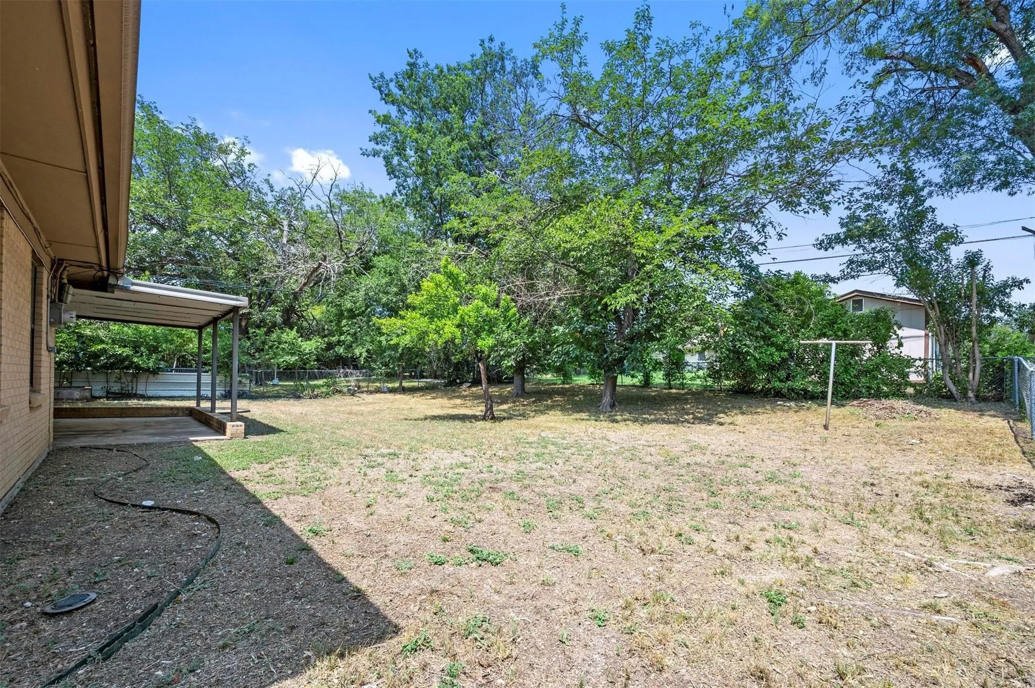 Single Family Residence For Sale in Tarrant County , 3463 Paint Trail, Fort Worth, Texas 76116, 3 Bedrooms, 2 Bathrooms, 1 Garage spaces, 1,186 Sqft, built in 1959, Price $195,000, mls#21135563, Real Estate Agent in Fort Worth, Homes For Sale in Tarrant county, Homes For Sale in Fort Worth, Realtor in Fort Worth Texas, Real Estate Brokerage Independent Realty Texas, Luminita Cordes Realtor