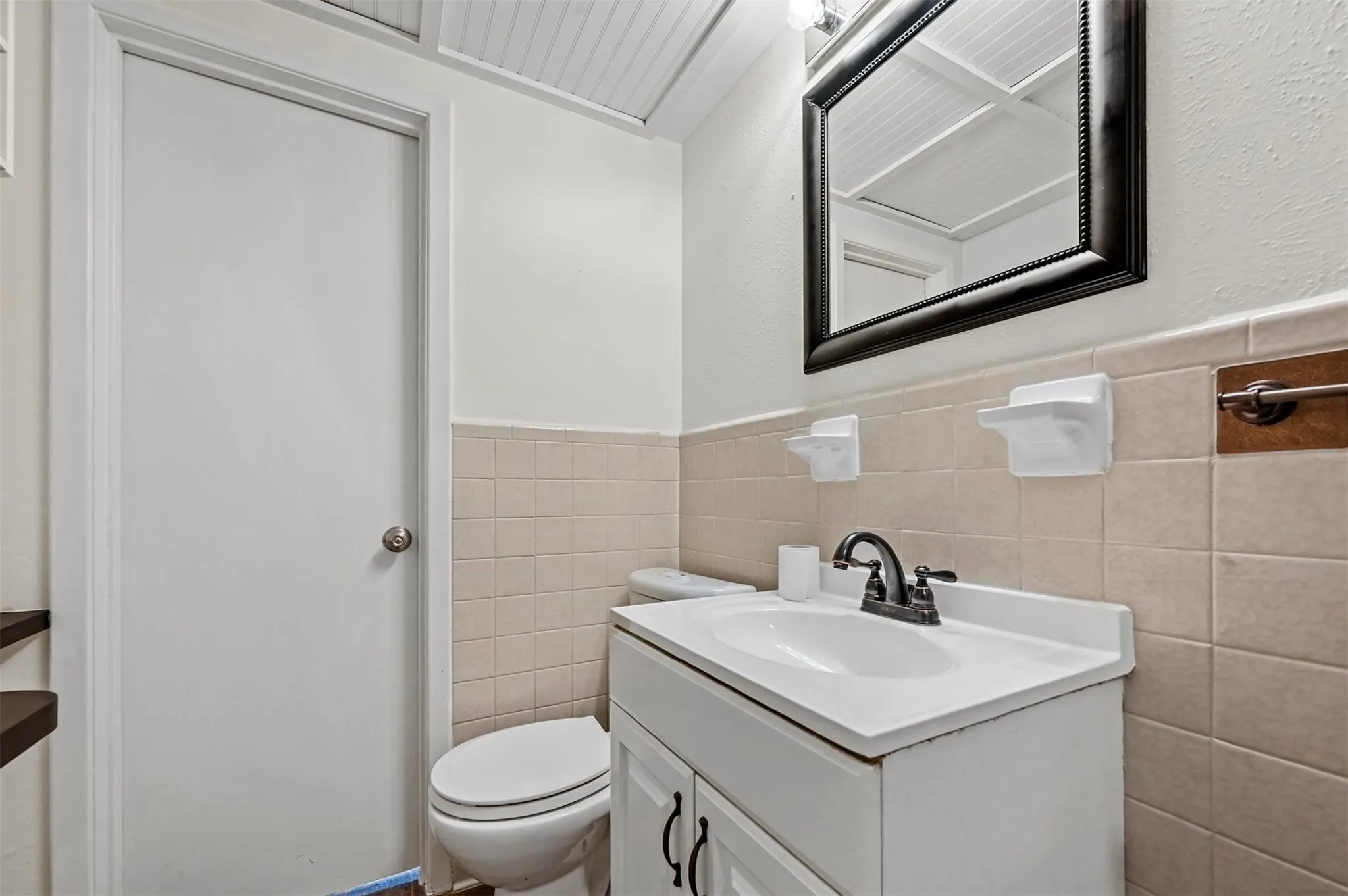 Single Family Residence For Sale in Tarrant County , 3463 Paint Trail, Fort Worth, Texas 76116, 3 Bedrooms, 2 Bathrooms, 1 Garage spaces, 1,186 Sqft, built in 1959, Price $195,000, mls#21135563, Real Estate Agent in Fort Worth, Homes For Sale in Tarrant county, Homes For Sale in Fort Worth, Realtor in Fort Worth Texas, Real Estate Brokerage Independent Realty Texas, Luminita Cordes Realtor