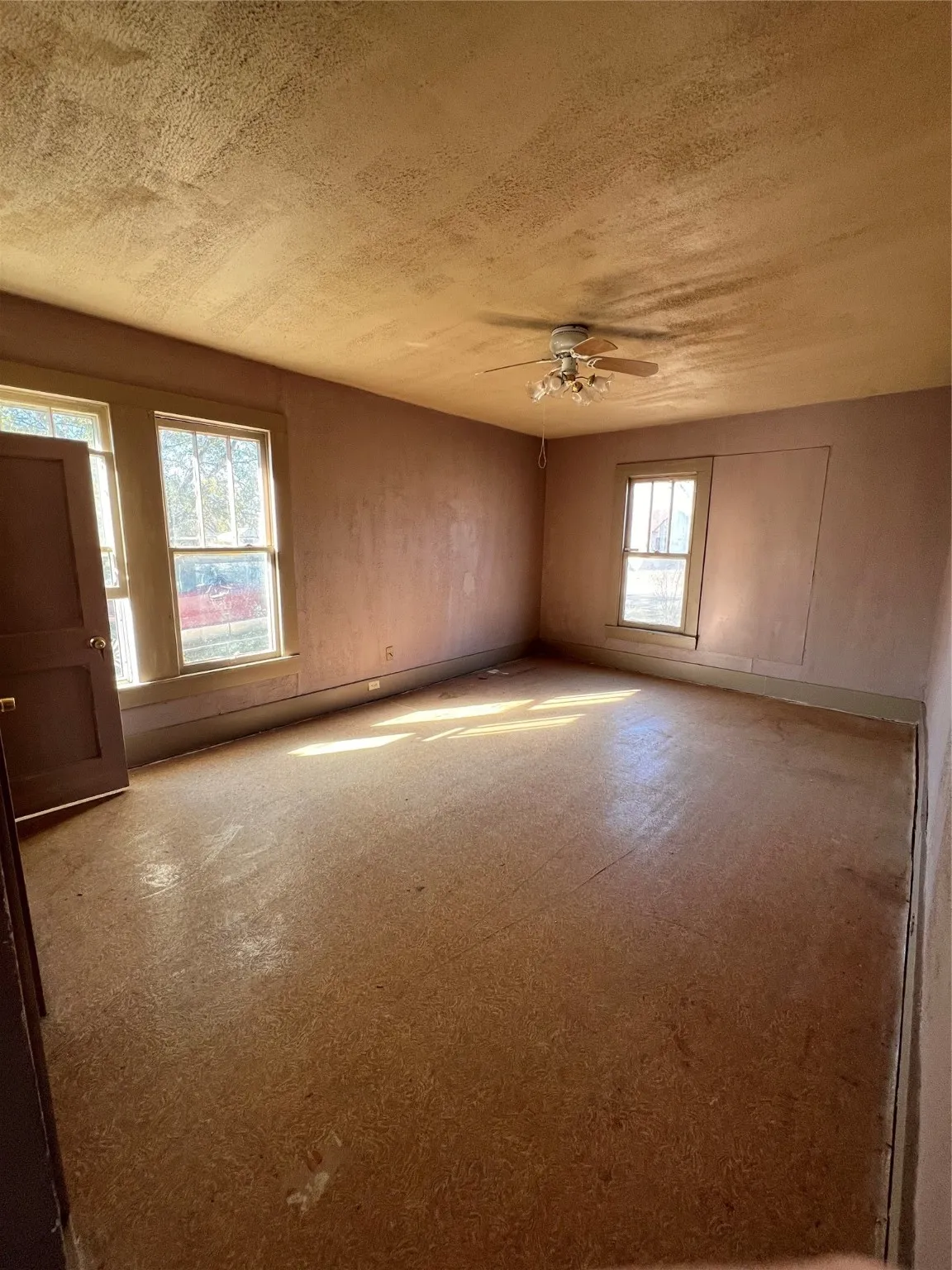 Single Family Residence For Sale in Coleman County , 316 E 7th Street, Coleman, Texas 76834, 2 Bedroom, 1 Bathroom, Garage spaces, 856 Sqft, built in 1970, mls#21135701, Real Estate Agent in Coleman, Homes For Sale in Coleman county, Homes For Sale in Coleman, Realtor in Coleman Texas, Real Estate Brokerage Independent Realty Texas, Luminita Cordes Realtor