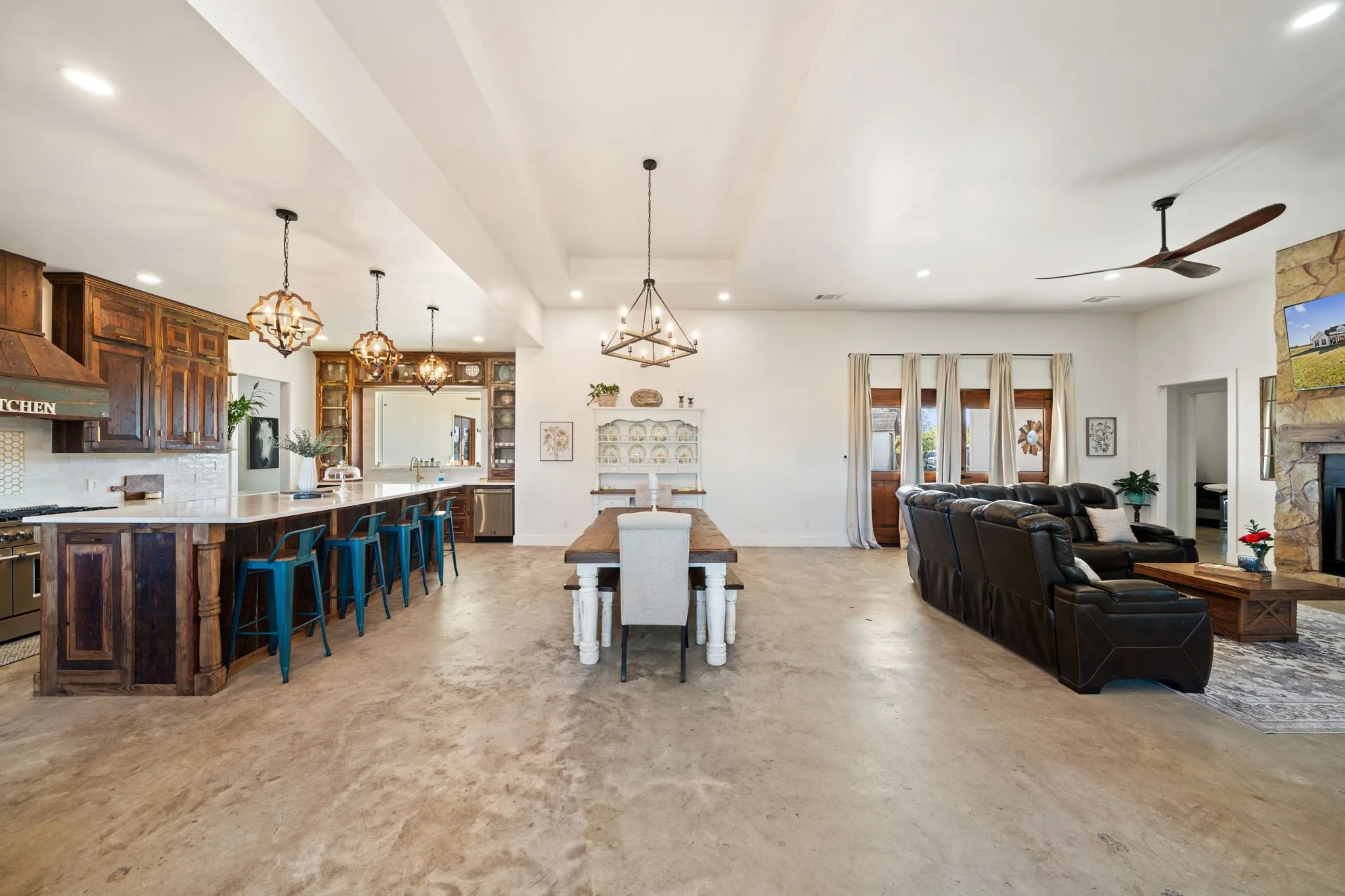Single Family Residence For Sale in Kaufman County , 14346 Quail Lane, Terrell, Texas 75160, 4 Bedroom, 4 Bathroom, 2 Garage spaces, 3,087 Sqft, built in 2023, Preowned, mls#21135696, Real Estate Agent in Terrell, Homes For Sale in Kaufman county, Homes For Sale in Terrell, Realtor in Terrell Texas, Real Estate Brokerage Independent Realty Texas, Luminita Cordes Realtor