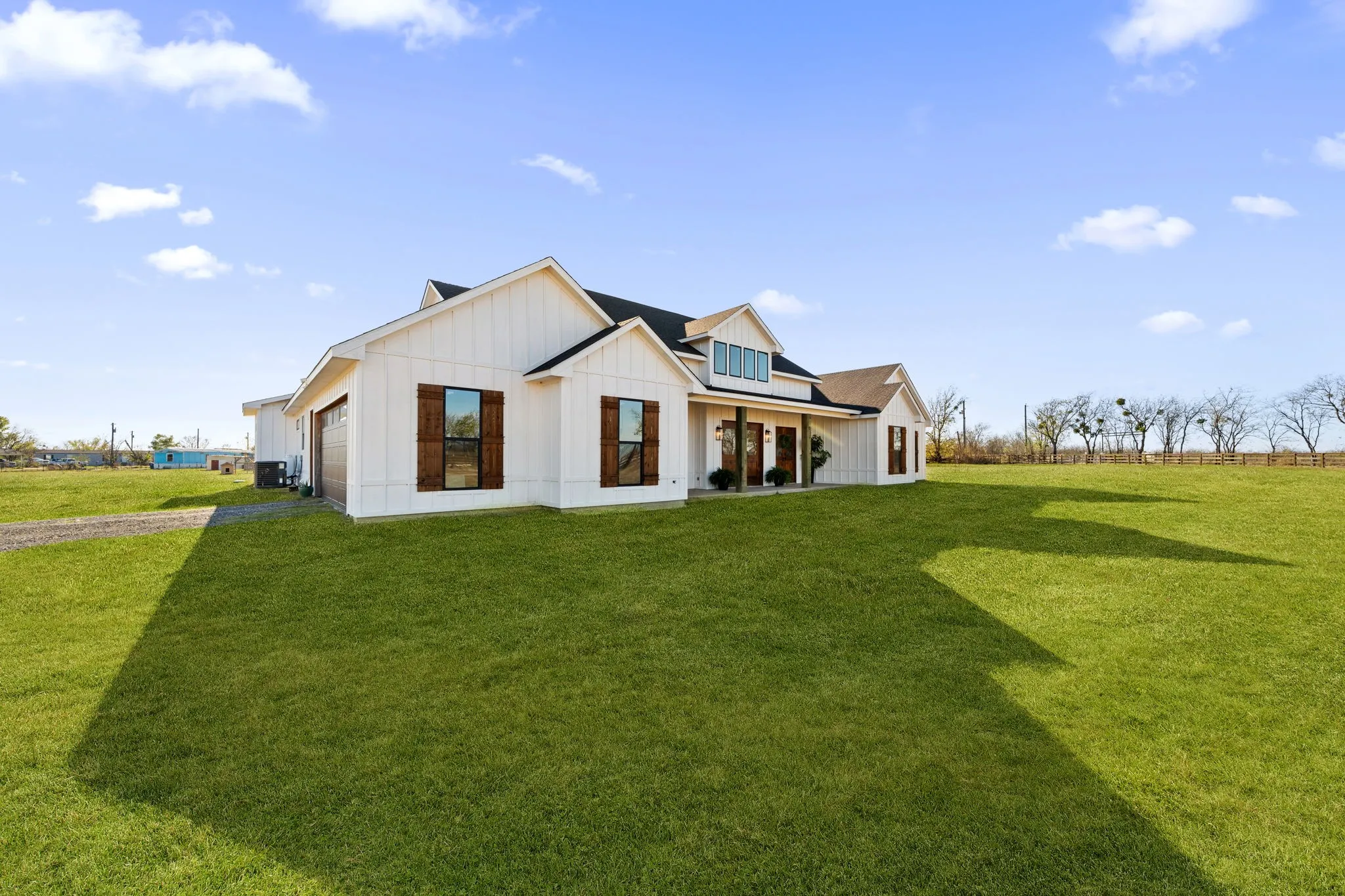 Single Family Residence For Sale in Kaufman County , 14346 Quail Lane, Terrell, Texas 75160, 4 Bedroom, 4 Bathroom, 2 Garage spaces, 3,087 Sqft, built in 2023, Preowned, mls#21135696, Real Estate Agent in Terrell, Homes For Sale in Kaufman county, Homes For Sale in Terrell, Realtor in Terrell Texas, Real Estate Brokerage Independent Realty Texas, Luminita Cordes Realtor