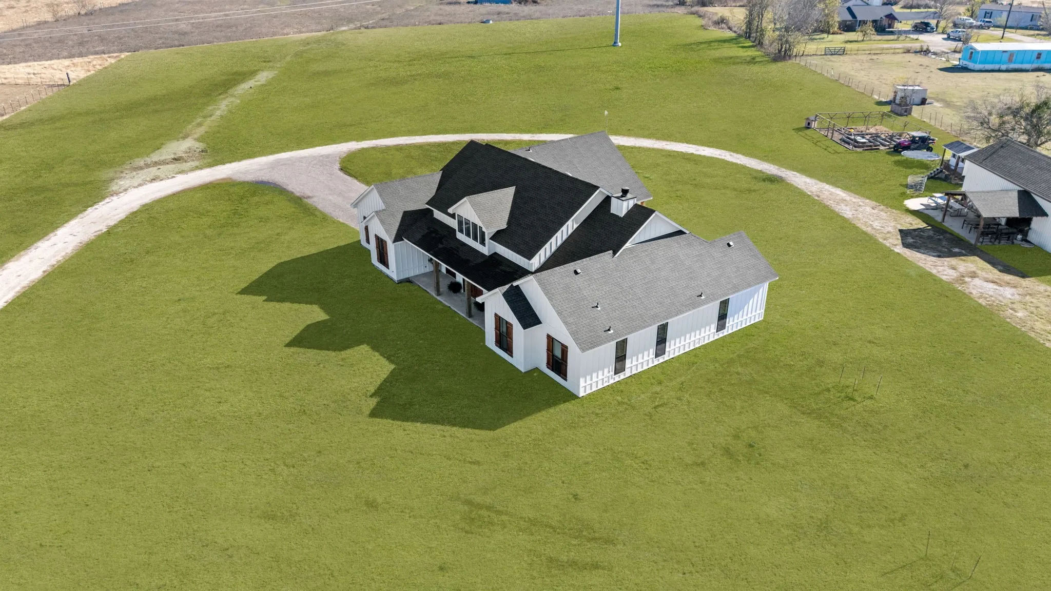 Single Family Residence For Sale in Kaufman County , 14346 Quail Lane, Terrell, Texas 75160, 4 Bedroom, 4 Bathroom, 2 Garage spaces, 3,087 Sqft, built in 2023, Preowned, mls#21135696, Real Estate Agent in Terrell, Homes For Sale in Kaufman county, Homes For Sale in Terrell, Realtor in Terrell Texas, Real Estate Brokerage Independent Realty Texas, Luminita Cordes Realtor