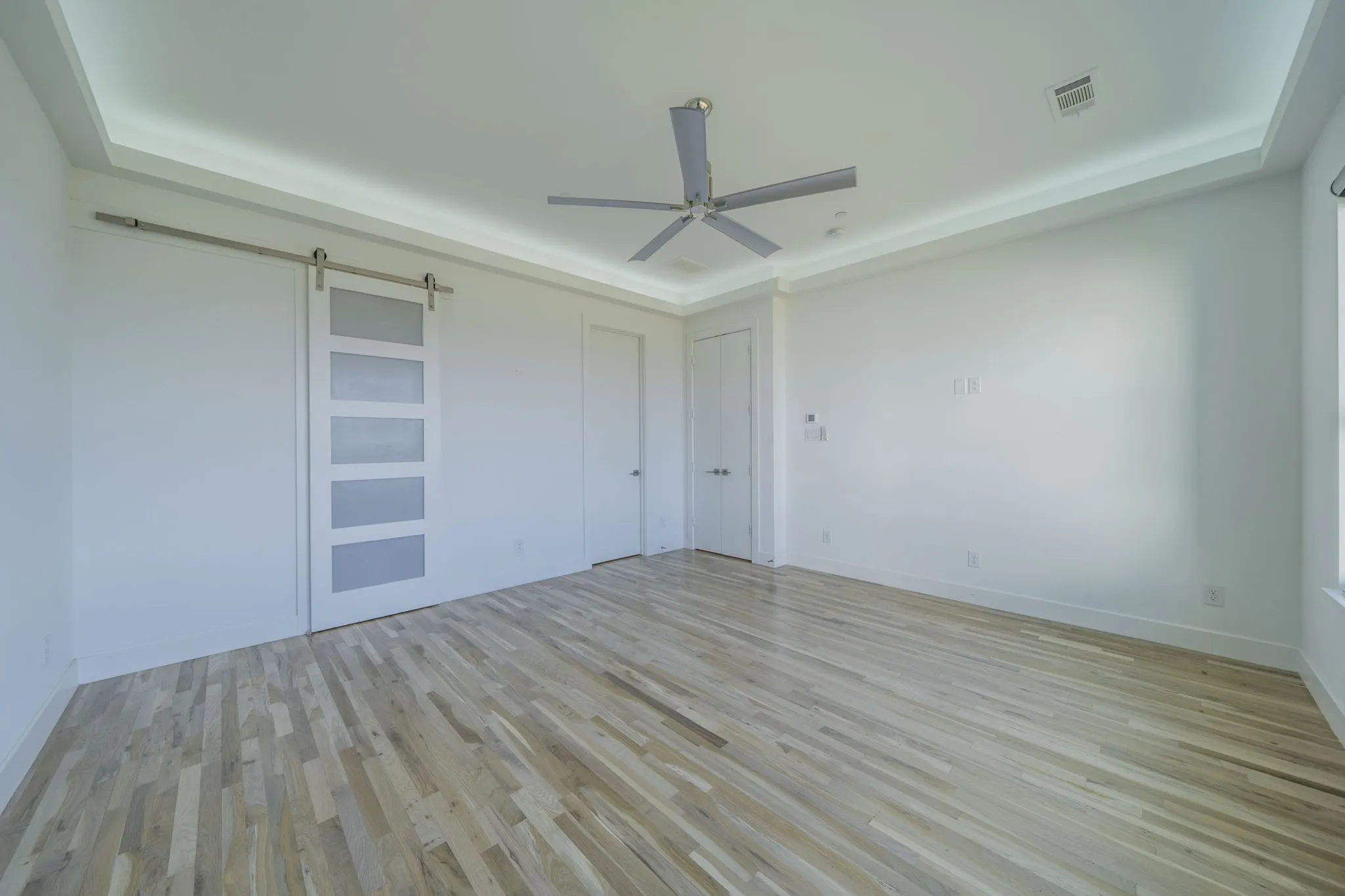 Townhouse For Sale in Denton County , 4905 Blaynes View, The Colony, Texas 75056, 3 Bedroom, 5 Bathroom, 2 Garage spaces, 2,779 Sqft, built in 2022, Preowned, mls#21119308, Real Estate Agent in The Colony, Homes For Sale in Denton county, Homes For Sale in The Colony, Realtor in The Colony Texas, Real Estate Brokerage Independent Realty Texas, Luminita Cordes Realtor