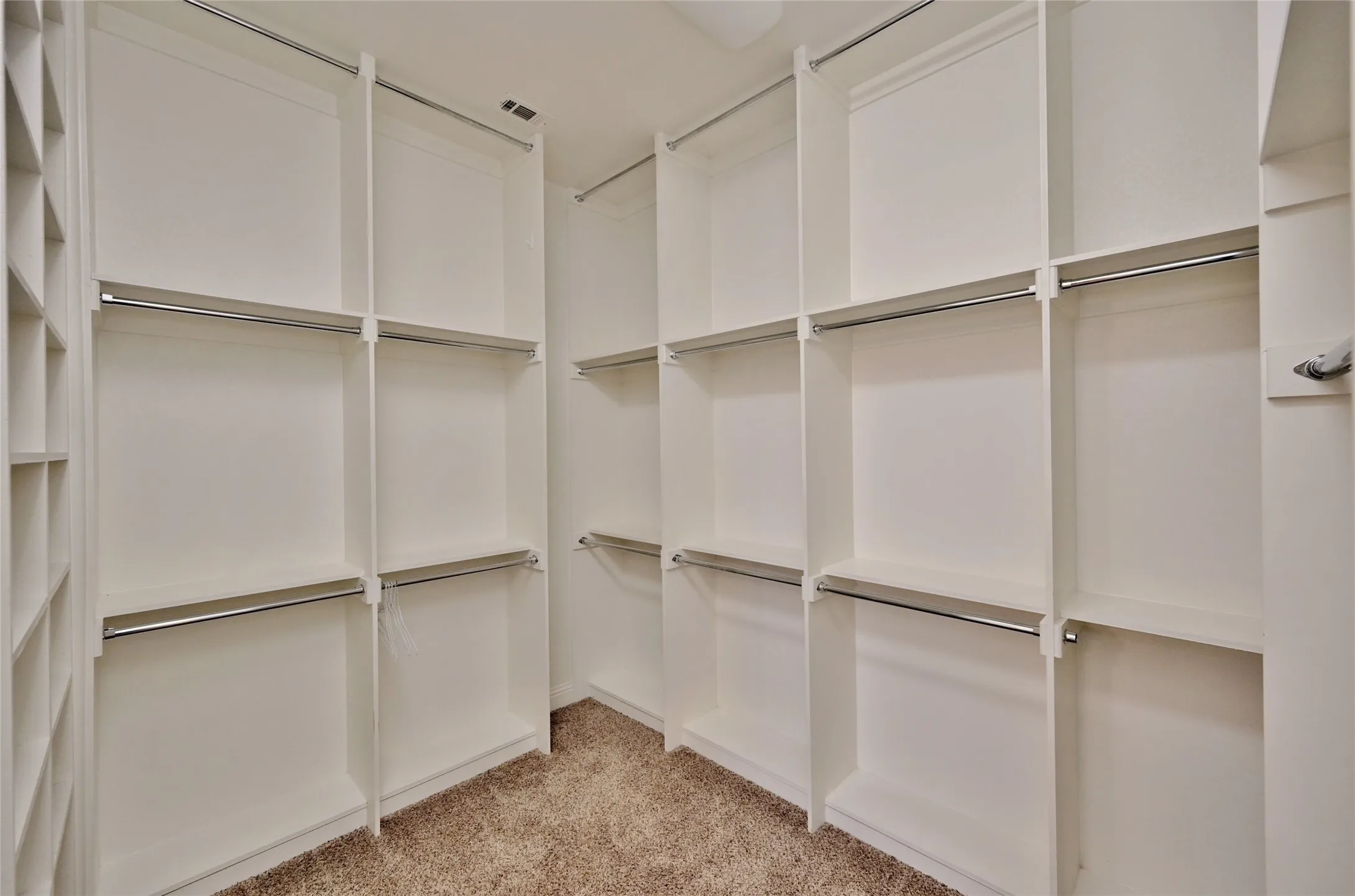 Single Family Residence For Sale in Rockwall County , 4095 Bridgecreek Drive, Rockwall, Texas 75032, 5 Bedroom, 3 Bathroom, 3 Garage spaces, 3,041 Sqft, built in 2014, Preowned, mls#21135358, Real Estate Agent in Rockwall, Homes For Sale in Rockwall county, Homes For Sale in Rockwall, Realtor in Rockwall Texas, Real Estate Brokerage Independent Realty Texas, Luminita Cordes Realtor