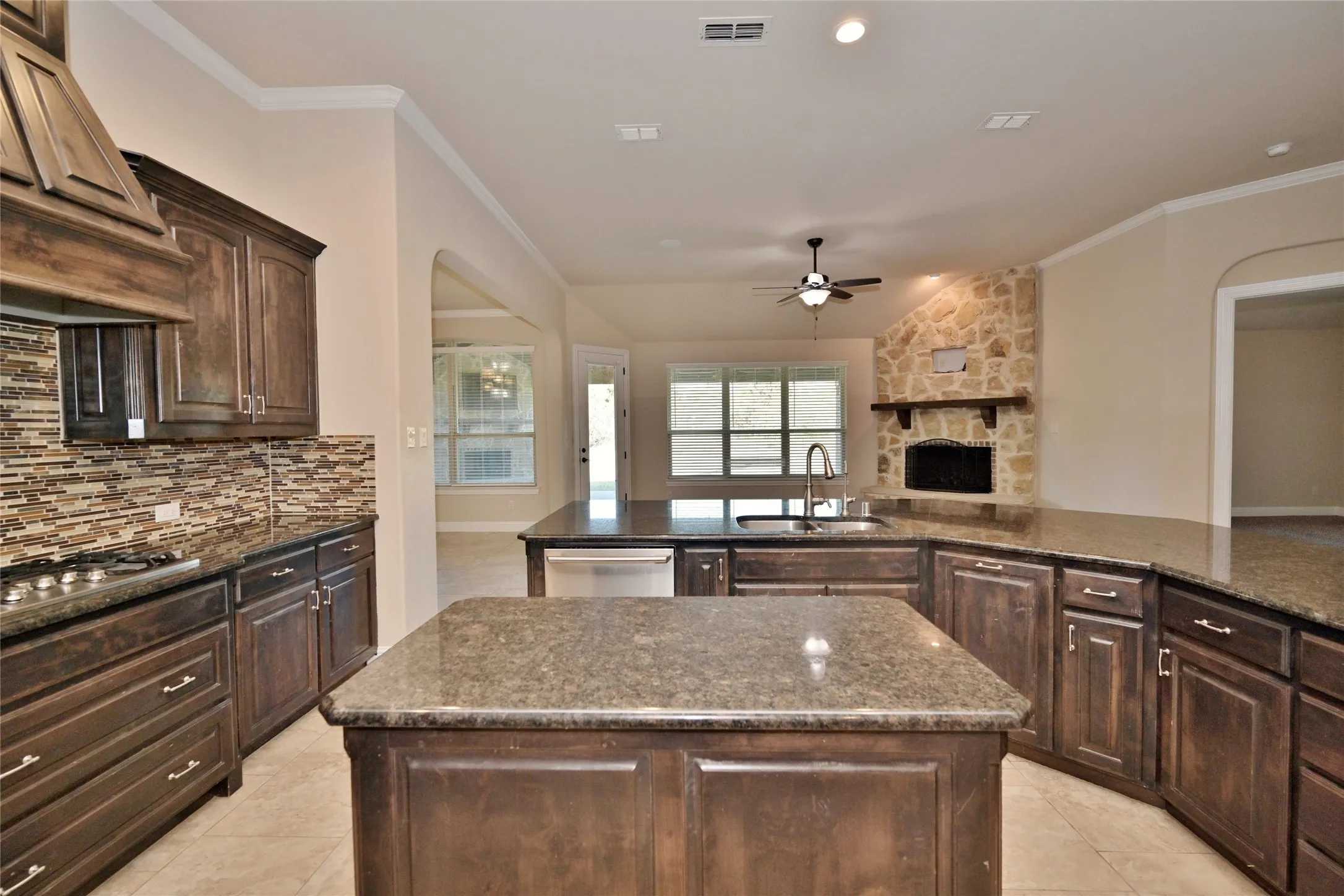Single Family Residence For Sale in Rockwall County , 4095 Bridgecreek Drive, Rockwall, Texas 75032, 5 Bedroom, 3 Bathroom, 3 Garage spaces, 3,041 Sqft, built in 2014, Preowned, mls#21135358, Real Estate Agent in Rockwall, Homes For Sale in Rockwall county, Homes For Sale in Rockwall, Realtor in Rockwall Texas, Real Estate Brokerage Independent Realty Texas, Luminita Cordes Realtor