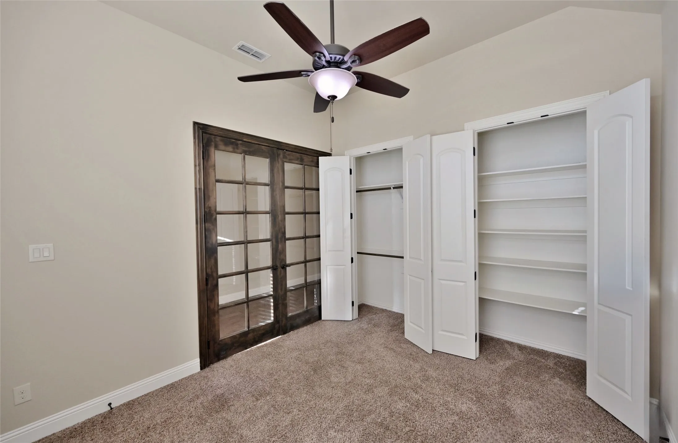 Single Family Residence For Sale in Rockwall County , 4095 Bridgecreek Drive, Rockwall, Texas 75032, 5 Bedroom, 3 Bathroom, 3 Garage spaces, 3,041 Sqft, built in 2014, Preowned, mls#21135358, Real Estate Agent in Rockwall, Homes For Sale in Rockwall county, Homes For Sale in Rockwall, Realtor in Rockwall Texas, Real Estate Brokerage Independent Realty Texas, Luminita Cordes Realtor