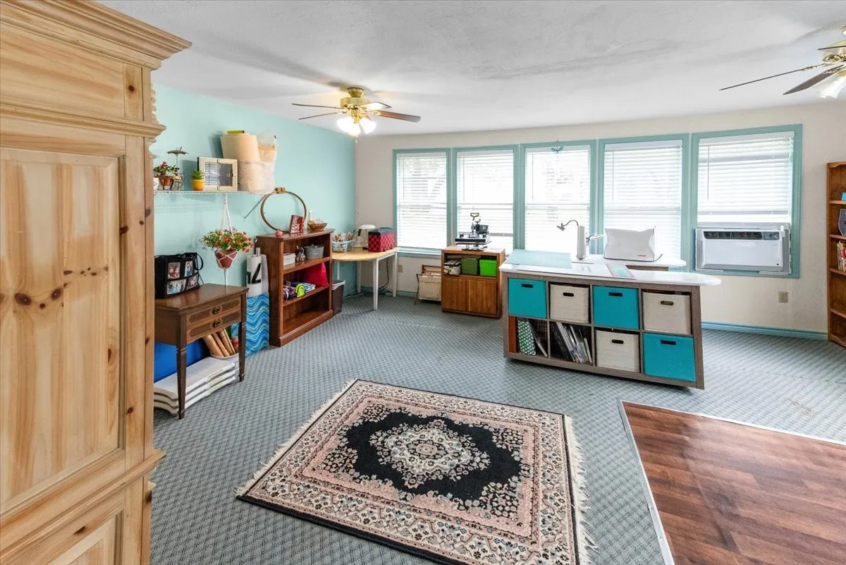 Single Family Residence For Sale in Bosque County , 158 County Road 1733, Clifton, Texas 76634, 3 Bedroom, 2 Bathroom, Garage spaces, 2,330 Sqft, built in 1950, mls#21133491, Real Estate Agent in Clifton, Homes For Sale in Bosque county, Homes For Sale in Clifton, Realtor in Clifton Texas, Real Estate Brokerage Independent Realty Texas, Luminita Cordes Realtor
