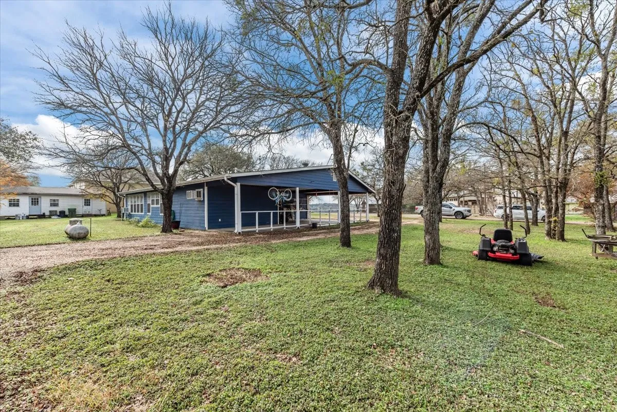 Single Family Residence For Sale in Bosque County , 158 County Road 1733, Clifton, Texas 76634, 3 Bedroom, 2 Bathroom, Garage spaces, 2,330 Sqft, built in 1950, mls#21133491, Real Estate Agent in Clifton, Homes For Sale in Bosque county, Homes For Sale in Clifton, Realtor in Clifton Texas, Real Estate Brokerage Independent Realty Texas, Luminita Cordes Realtor