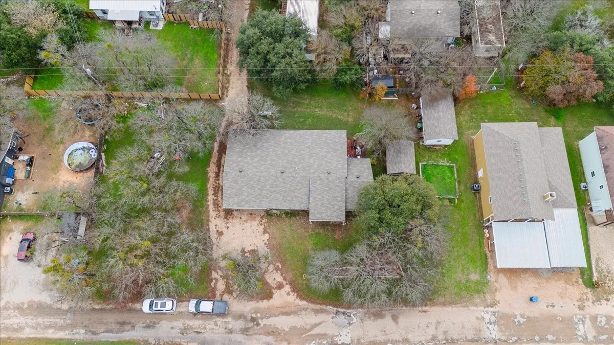Single Family Residence For Sale in Bosque County , 158 County Road 1733, Clifton, Texas 76634, 3 Bedroom, 2 Bathroom, Garage spaces, 2,330 Sqft, built in 1950, mls#21133491, Real Estate Agent in Clifton, Homes For Sale in Bosque county, Homes For Sale in Clifton, Realtor in Clifton Texas, Real Estate Brokerage Independent Realty Texas, Luminita Cordes Realtor