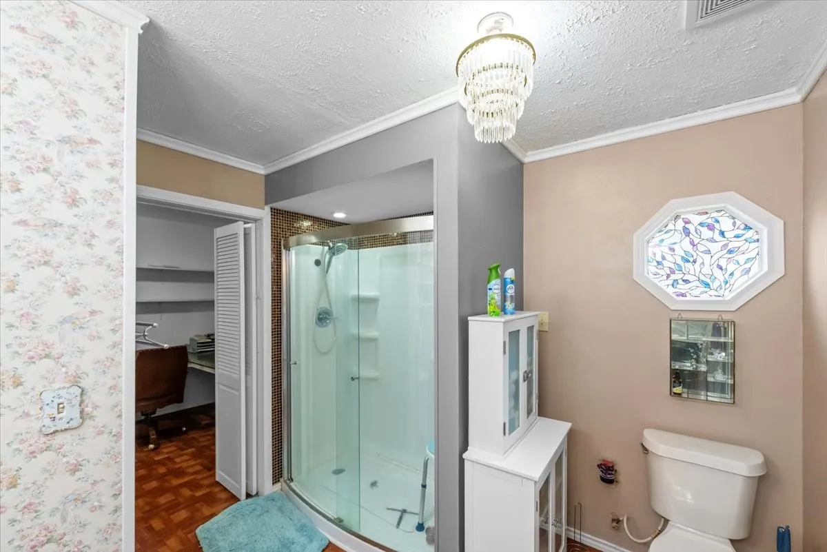 Single Family Residence For Sale in Bosque County , 158 County Road 1733, Clifton, Texas 76634, 3 Bedroom, 2 Bathroom, Garage spaces, 2,330 Sqft, built in 1950, mls#21133491, Real Estate Agent in Clifton, Homes For Sale in Bosque county, Homes For Sale in Clifton, Realtor in Clifton Texas, Real Estate Brokerage Independent Realty Texas, Luminita Cordes Realtor