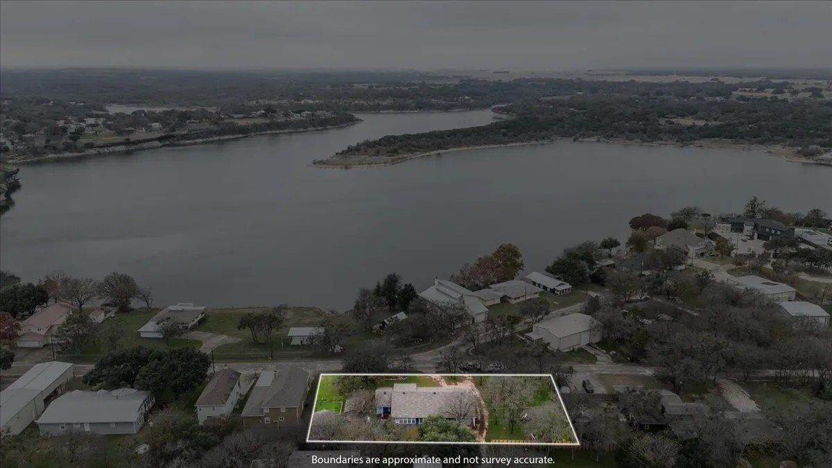 Single Family Residence For Sale in Bosque County , 158 County Road 1733, Clifton, Texas 76634, 3 Bedroom, 2 Bathroom, Garage spaces, 2,330 Sqft, built in 1950, mls#21133491, Real Estate Agent in Clifton, Homes For Sale in Bosque county, Homes For Sale in Clifton, Realtor in Clifton Texas, Real Estate Brokerage Independent Realty Texas, Luminita Cordes Realtor
