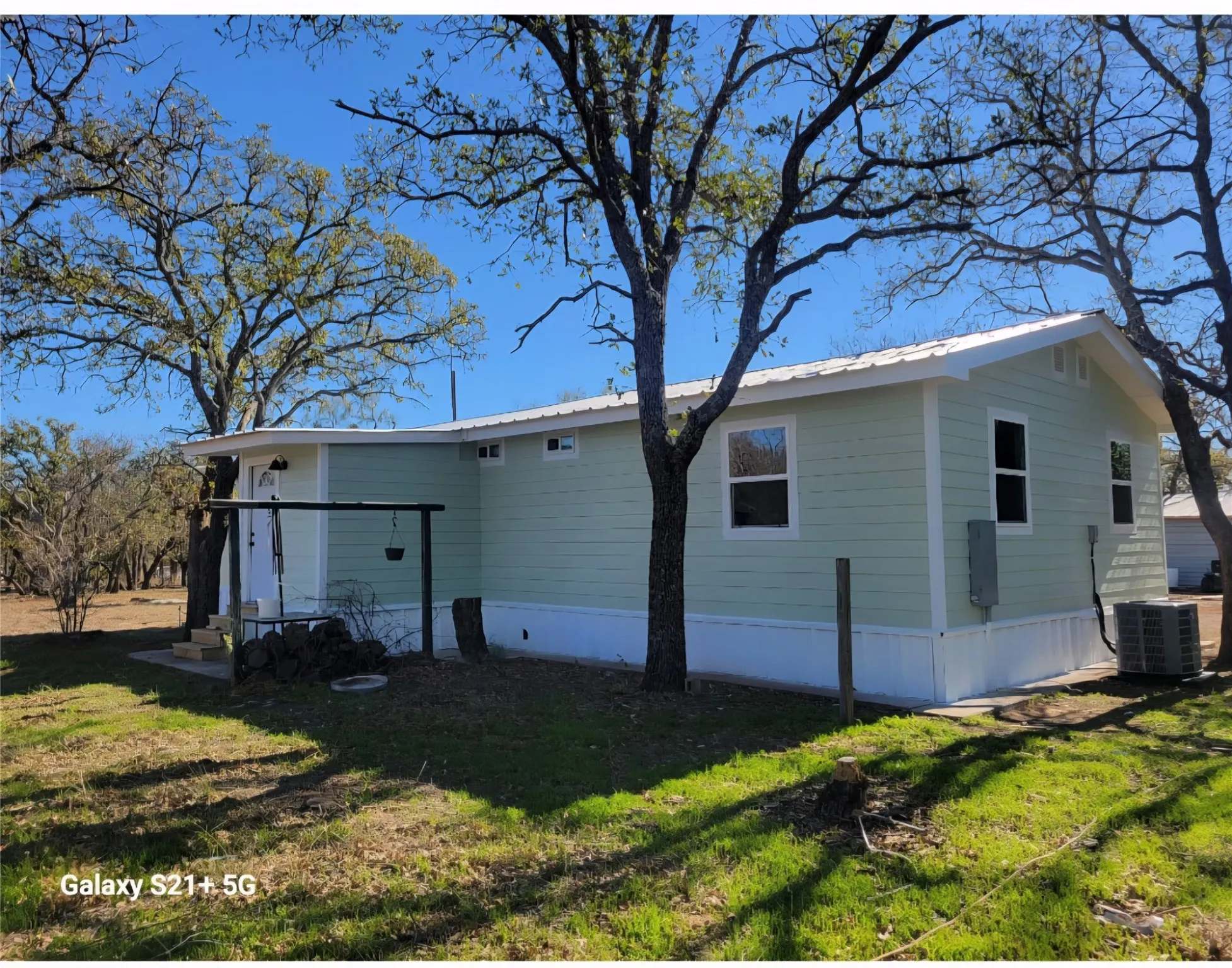 Single Family Residence For Sale in Brown County , 509 County Road 143, Bangs, Texas 76823, 3 Bedroom, 2 Bathroom, Garage spaces, 1,400 Sqft, built in 1900, Unknown, mls#21133458, Real Estate Agent in Bangs, Homes For Sale in Brown county, Homes For Sale in Bangs, Realtor in Bangs Texas, Real Estate Brokerage Independent Realty Texas, Luminita Cordes Realtor
