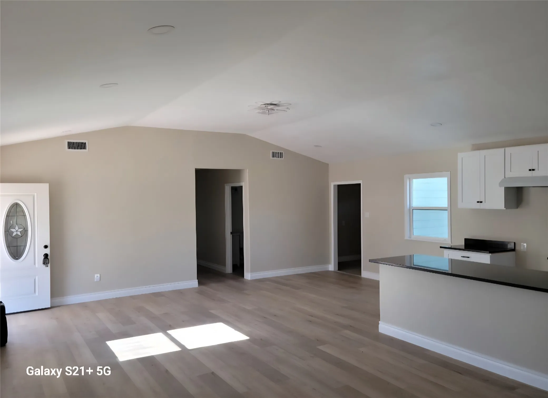 Single Family Residence For Sale in Brown County , 509 County Road 143, Bangs, Texas 76823, 3 Bedroom, 2 Bathroom, Garage spaces, 1,400 Sqft, built in 1900, Unknown, mls#21133458, Real Estate Agent in Bangs, Homes For Sale in Brown county, Homes For Sale in Bangs, Realtor in Bangs Texas, Real Estate Brokerage Independent Realty Texas, Luminita Cordes Realtor