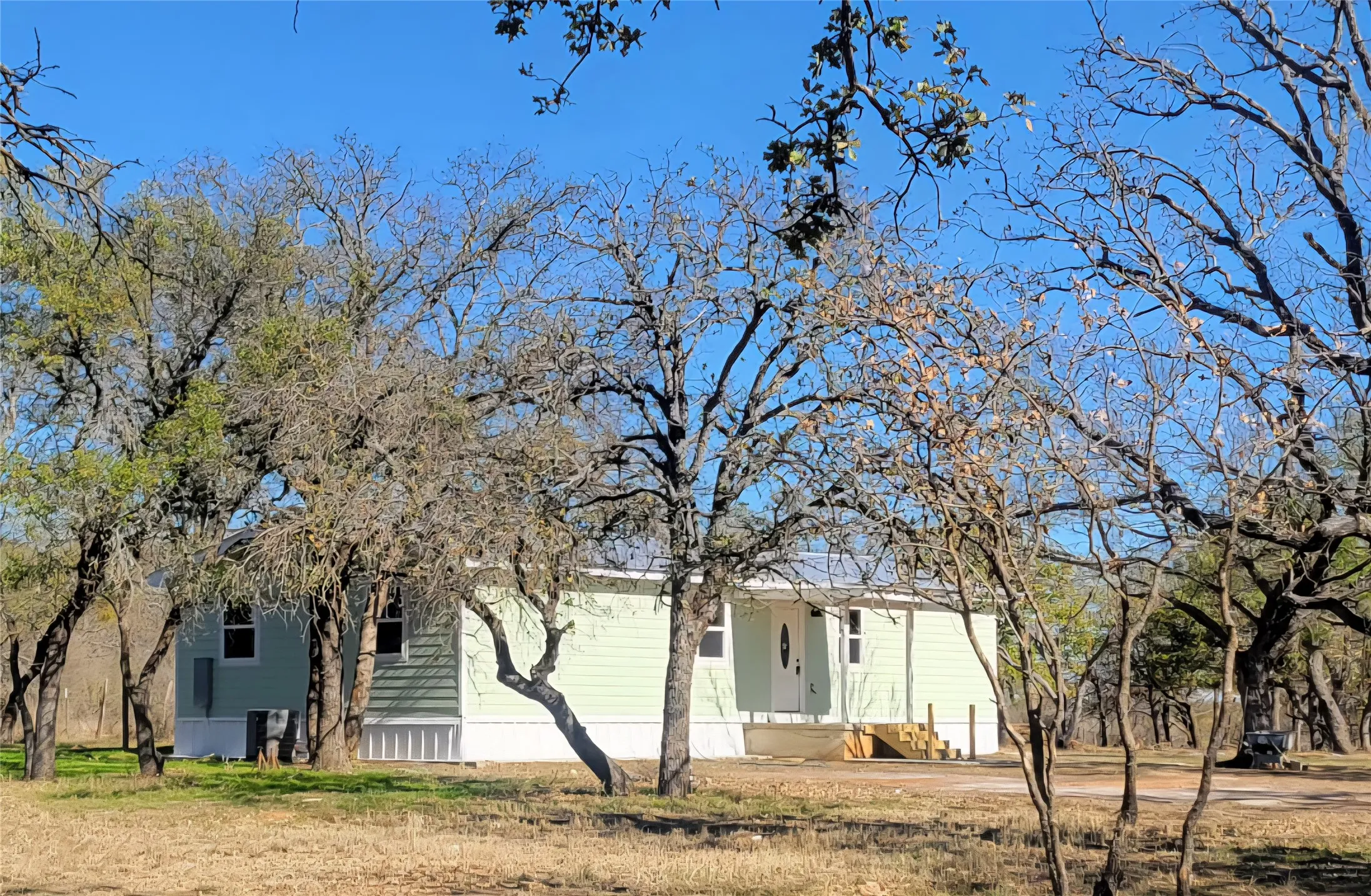 Single Family Residence For Sale in Brown County , 509 County Road 143, Bangs, Texas 76823, 3 Bedroom, 2 Bathroom, Garage spaces, 1,400 Sqft, built in 1900, Unknown, mls#21133458, Real Estate Agent in Bangs, Homes For Sale in Brown county, Homes For Sale in Bangs, Realtor in Bangs Texas, Real Estate Brokerage Independent Realty Texas, Luminita Cordes Realtor