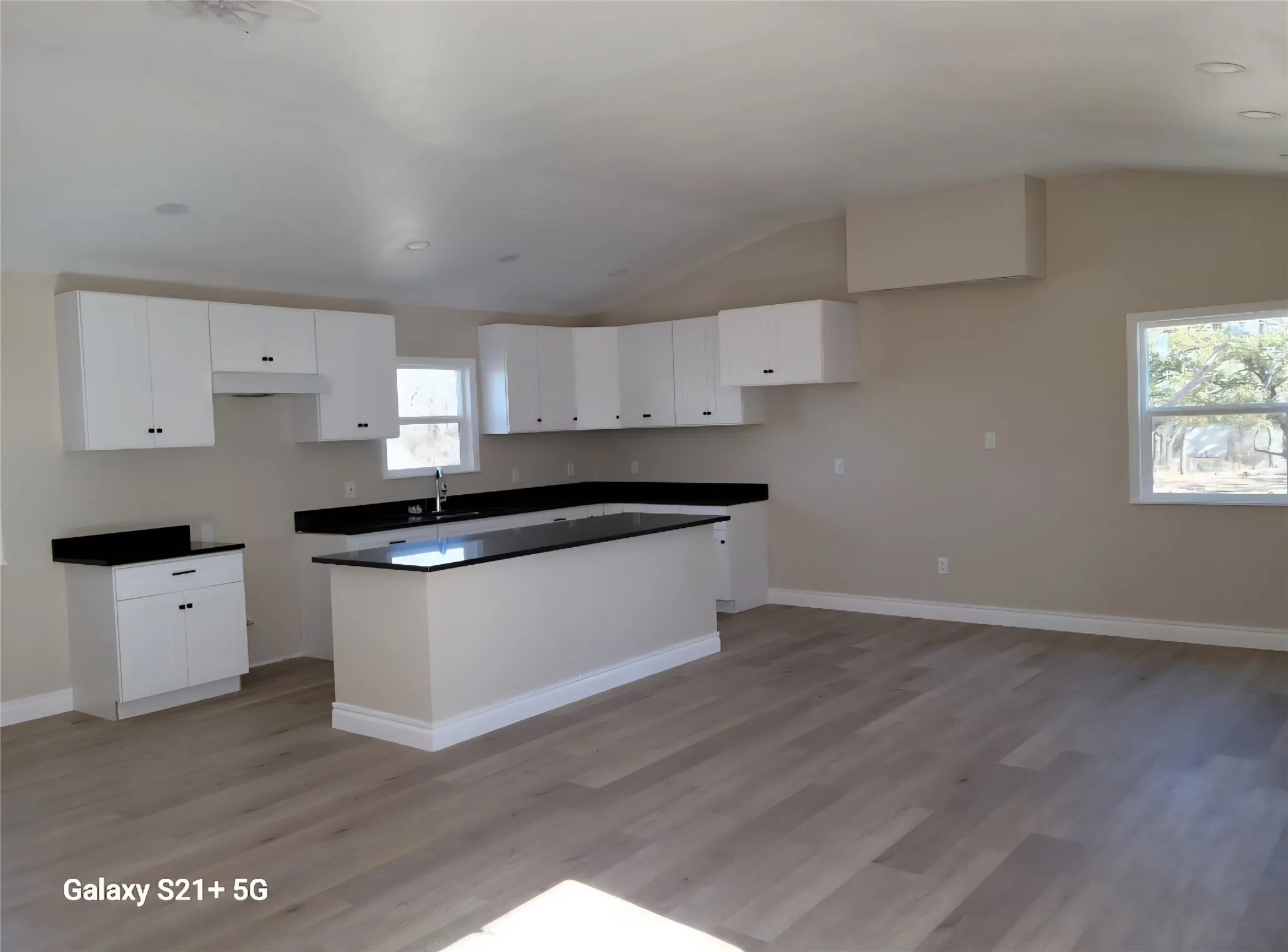 Single Family Residence For Sale in Brown County , 509 County Road 143, Bangs, Texas 76823, 3 Bedroom, 2 Bathroom, Garage spaces, 1,400 Sqft, built in 1900, Unknown, mls#21133458, Real Estate Agent in Bangs, Homes For Sale in Brown county, Homes For Sale in Bangs, Realtor in Bangs Texas, Real Estate Brokerage Independent Realty Texas, Luminita Cordes Realtor