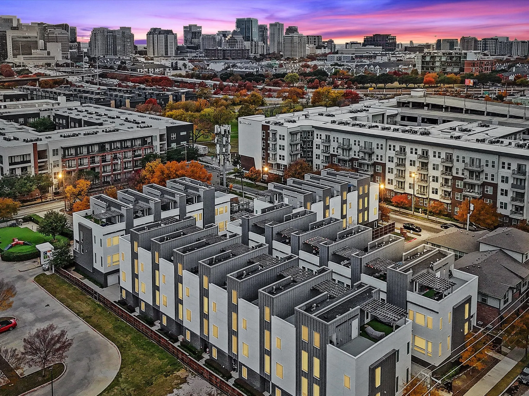 Condominium For Sale in Dallas County , 1771 Mc Coy Street 305, Dallas, Texas 75204, 2 Bedroom, 3 Bathroom, 2 Garage spaces, 2,163 Sqft, built in 2017, mls#21112954, Real Estate Agent in Dallas, Homes For Sale in Dallas county, Homes For Sale in Dallas, Realtor in Dallas Texas, Real Estate Brokerage Independent Realty Texas, Luminita Cordes Realtor