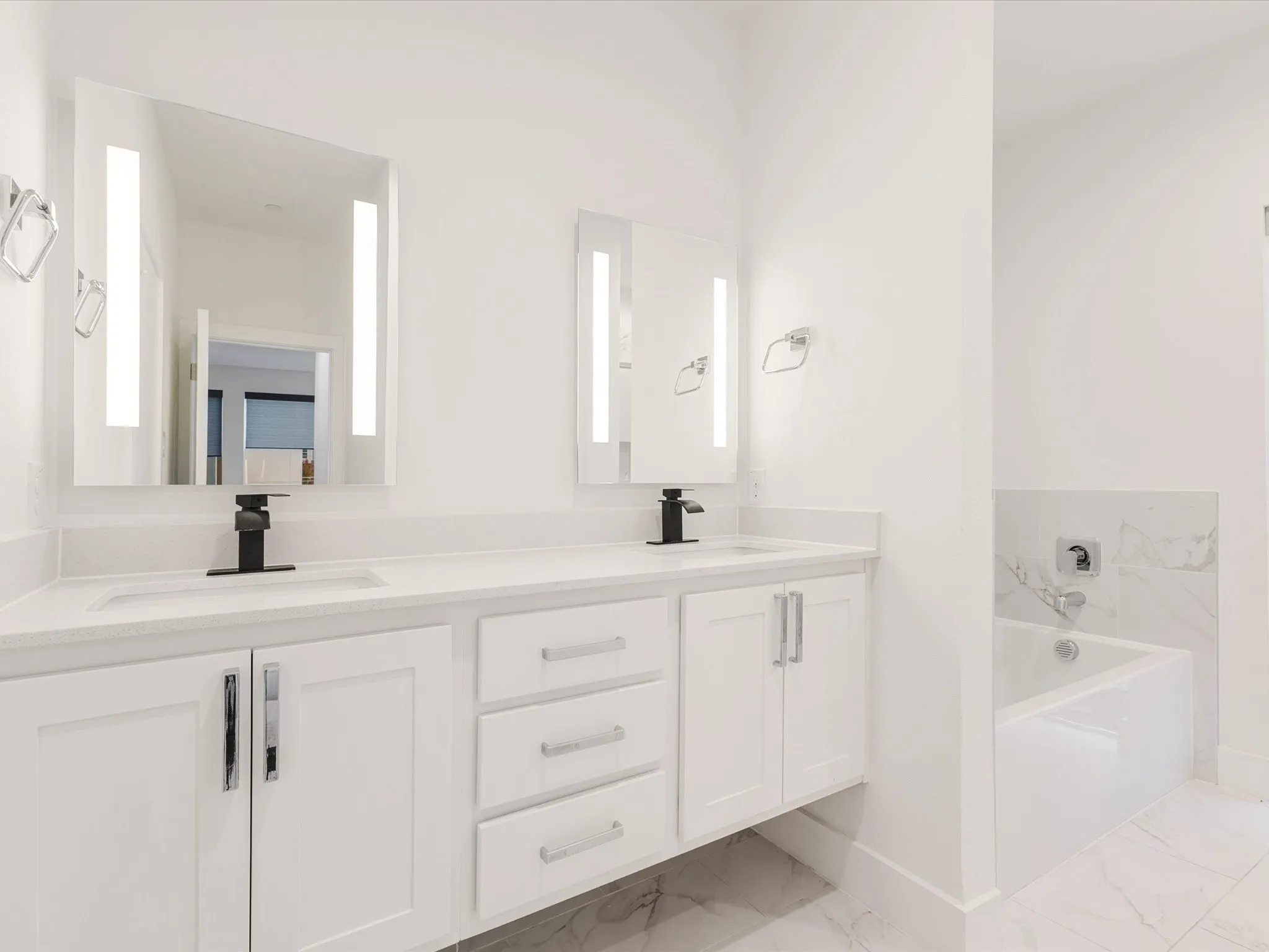 Condominium For Sale in Dallas County , 1771 Mc Coy Street 305, Dallas, Texas 75204, 2 Bedroom, 3 Bathroom, 2 Garage spaces, 2,163 Sqft, built in 2017, mls#21112954, Real Estate Agent in Dallas, Homes For Sale in Dallas county, Homes For Sale in Dallas, Realtor in Dallas Texas, Real Estate Brokerage Independent Realty Texas, Luminita Cordes Realtor