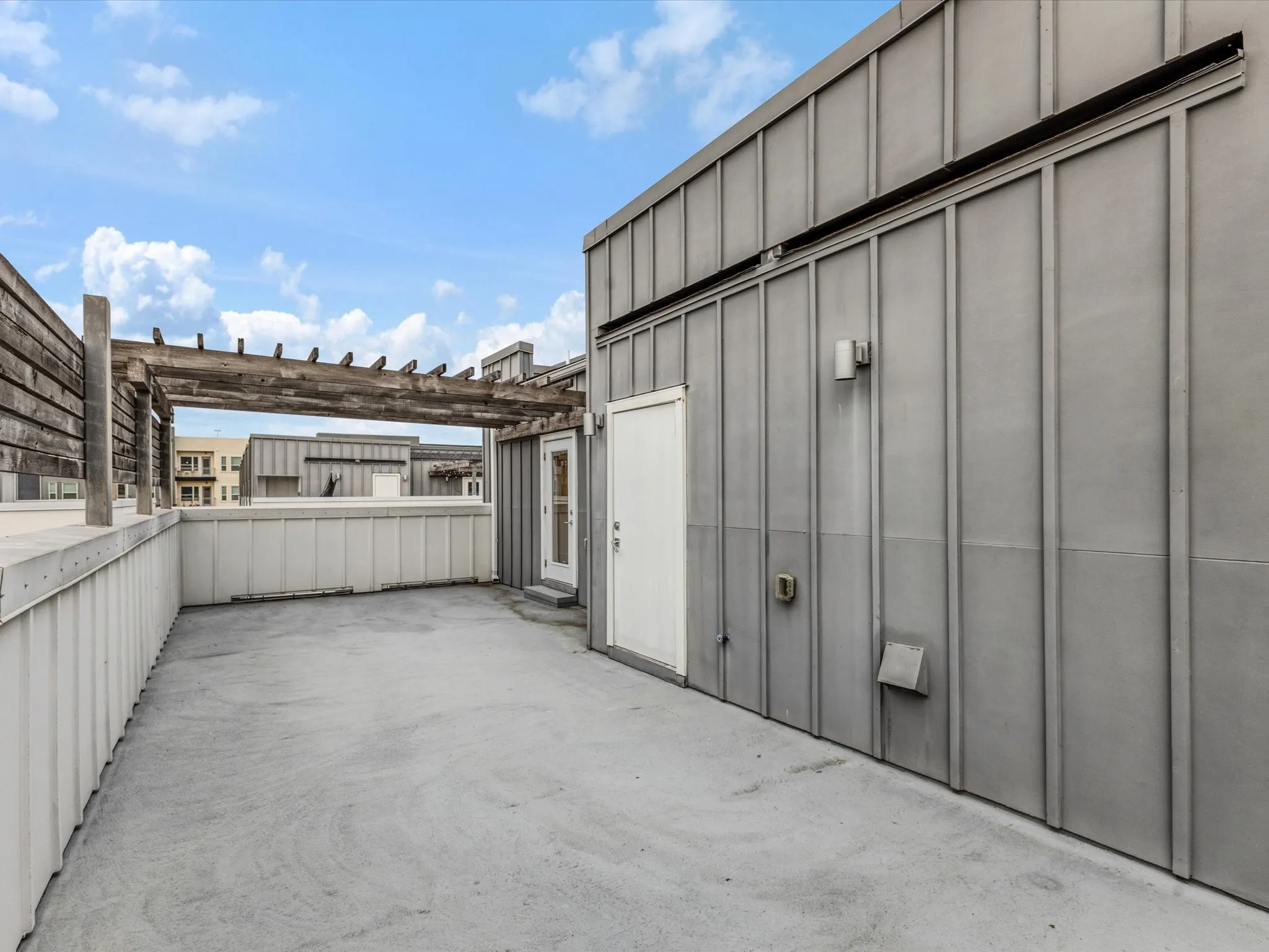 Condominium For Sale in Dallas County , 1771 Mc Coy Street 305, Dallas, Texas 75204, 2 Bedroom, 3 Bathroom, 2 Garage spaces, 2,163 Sqft, built in 2017, mls#21112954, Real Estate Agent in Dallas, Homes For Sale in Dallas county, Homes For Sale in Dallas, Realtor in Dallas Texas, Real Estate Brokerage Independent Realty Texas, Luminita Cordes Realtor