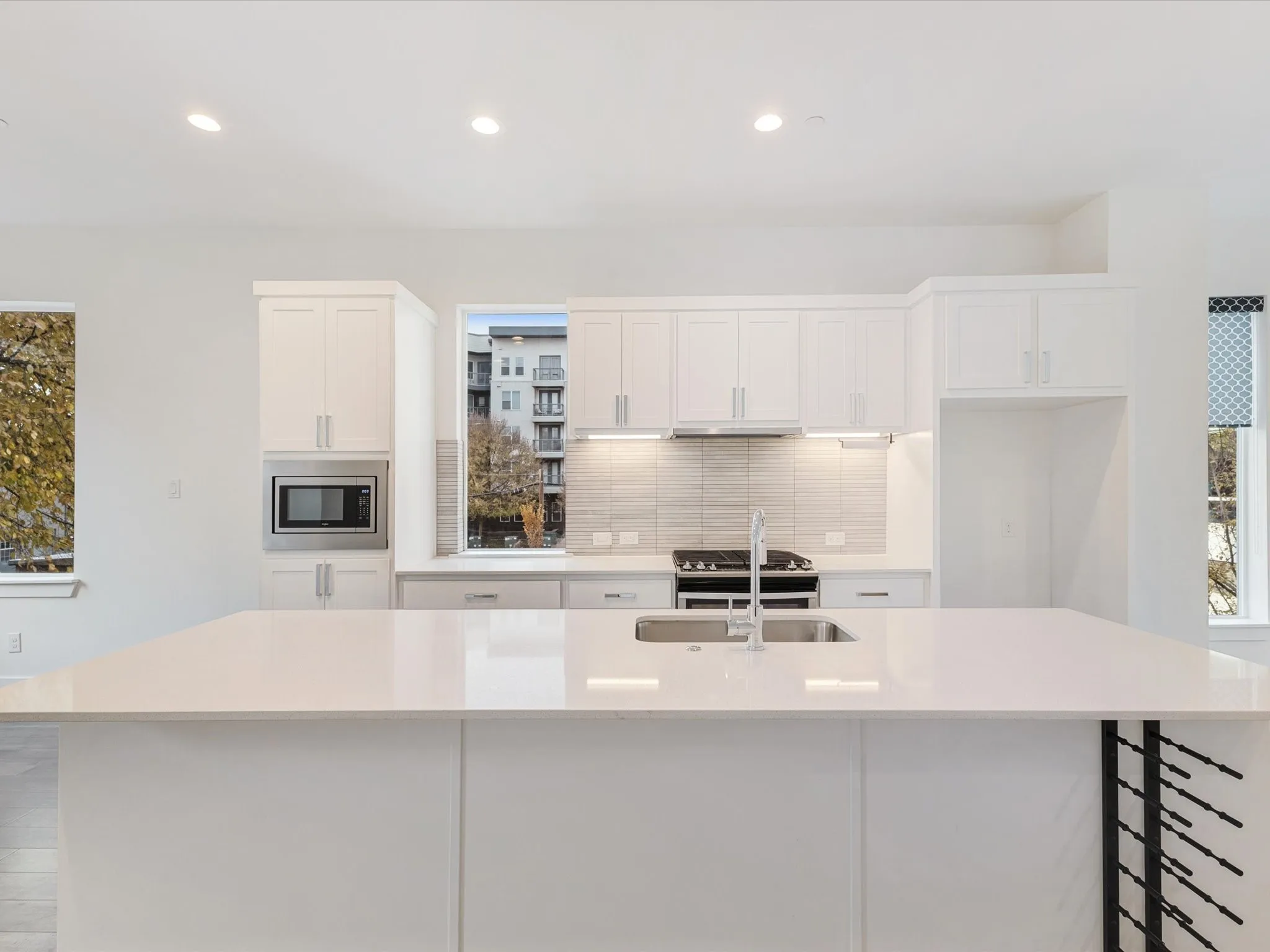 Condominium For Sale in Dallas County , 1771 Mc Coy Street 305, Dallas, Texas 75204, 2 Bedroom, 3 Bathroom, 2 Garage spaces, 2,163 Sqft, built in 2017, mls#21112954, Real Estate Agent in Dallas, Homes For Sale in Dallas county, Homes For Sale in Dallas, Realtor in Dallas Texas, Real Estate Brokerage Independent Realty Texas, Luminita Cordes Realtor