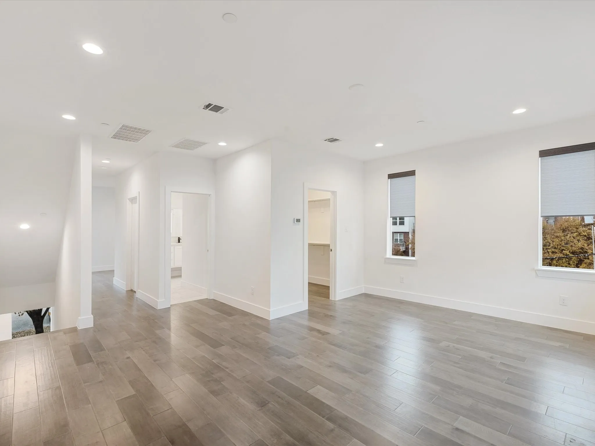 Condominium For Sale in Dallas County , 1771 Mc Coy Street 305, Dallas, Texas 75204, 2 Bedroom, 3 Bathroom, 2 Garage spaces, 2,163 Sqft, built in 2017, mls#21112954, Real Estate Agent in Dallas, Homes For Sale in Dallas county, Homes For Sale in Dallas, Realtor in Dallas Texas, Real Estate Brokerage Independent Realty Texas, Luminita Cordes Realtor
