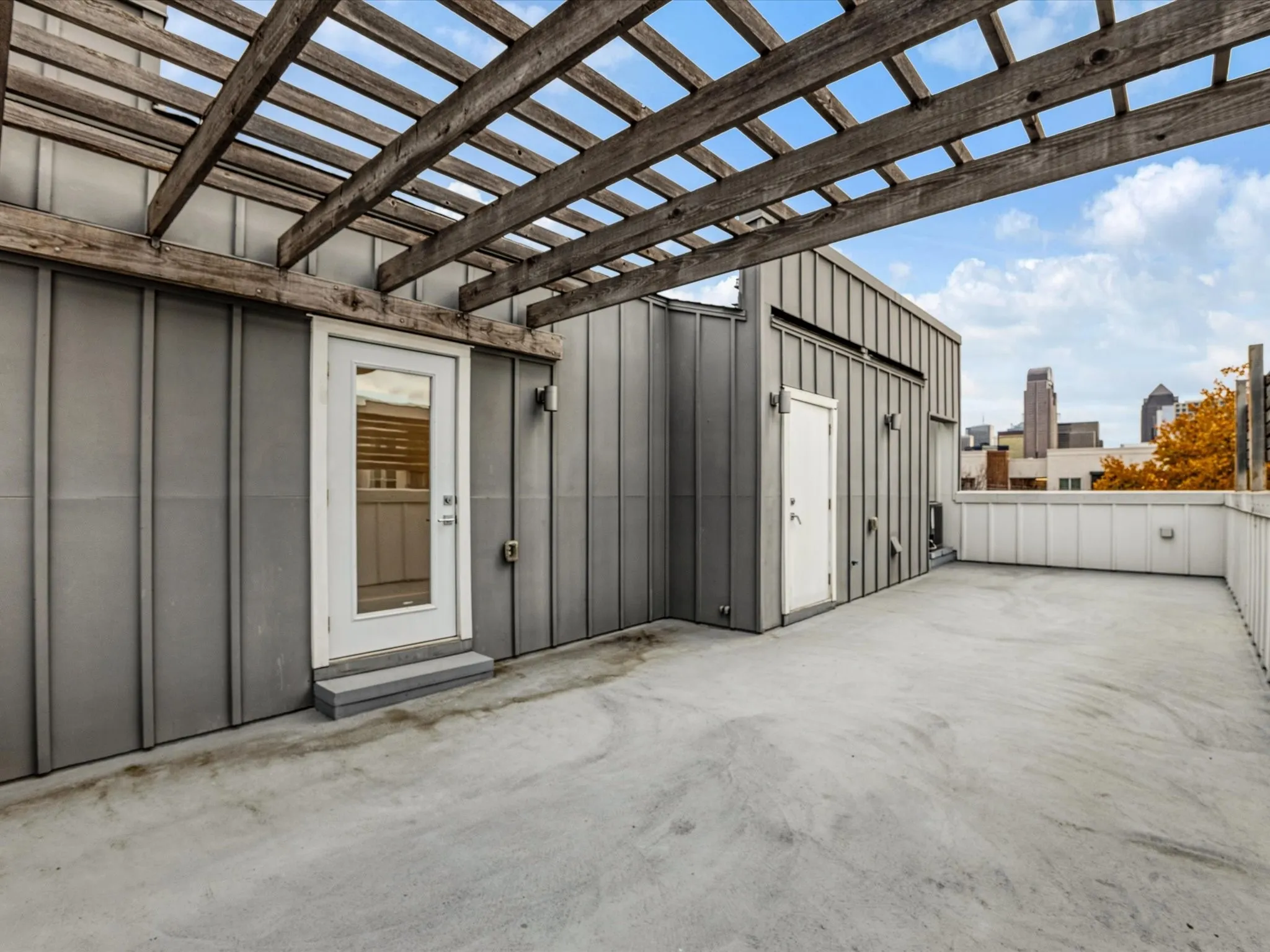 Condominium For Sale in Dallas County , 1771 Mc Coy Street 305, Dallas, Texas 75204, 2 Bedroom, 3 Bathroom, 2 Garage spaces, 2,163 Sqft, built in 2017, mls#21112954, Real Estate Agent in Dallas, Homes For Sale in Dallas county, Homes For Sale in Dallas, Realtor in Dallas Texas, Real Estate Brokerage Independent Realty Texas, Luminita Cordes Realtor