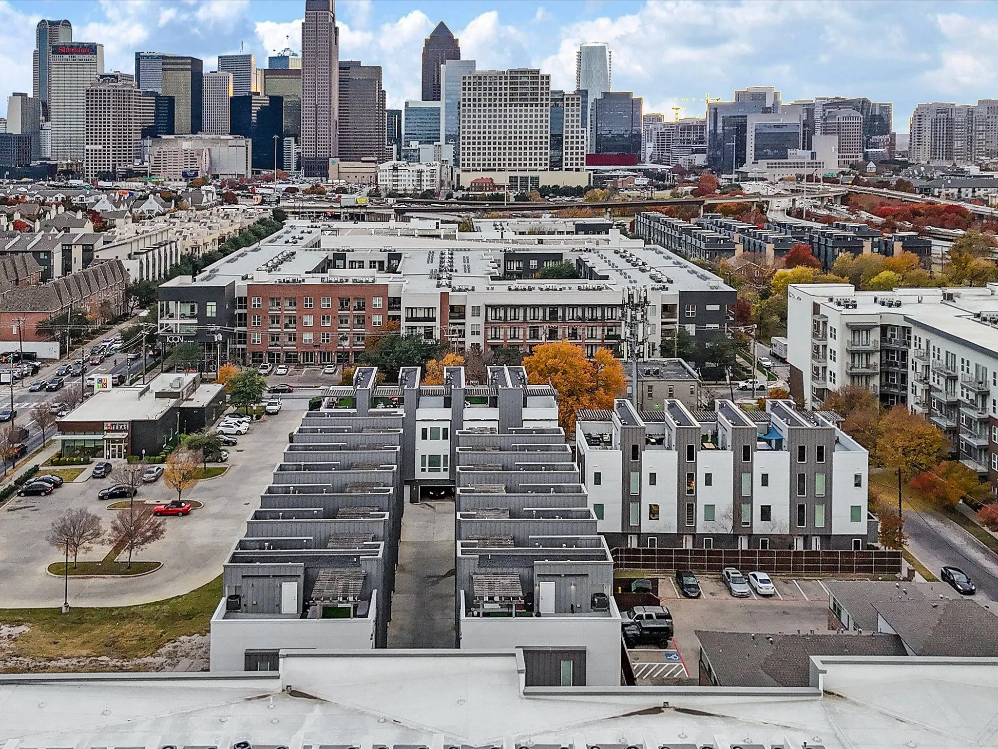 Condominium For Sale in Dallas County , 1771 Mc Coy Street 305, Dallas, Texas 75204, 2 Bedroom, 3 Bathroom, 2 Garage spaces, 2,163 Sqft, built in 2017, mls#21112954, Real Estate Agent in Dallas, Homes For Sale in Dallas county, Homes For Sale in Dallas, Realtor in Dallas Texas, Real Estate Brokerage Independent Realty Texas, Luminita Cordes Realtor