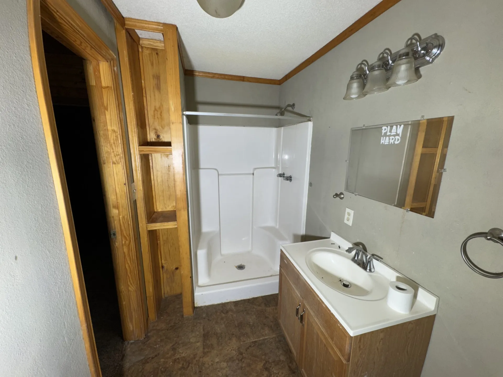 Single Family Residence For Sale in Red River (TX) County , 137 CR 2362, Bagwell, Texas 75412, 4 Bedroom, 2 Bathroom, Garage spaces, 2,027 Sqft, built in 1945, mls#21135926, Real Estate Agent in Bagwell, Homes For Sale in Red River (TX) county, Homes For Sale in Bagwell, Realtor in Bagwell Texas, Real Estate Brokerage Independent Realty Texas, Luminita Cordes Realtor