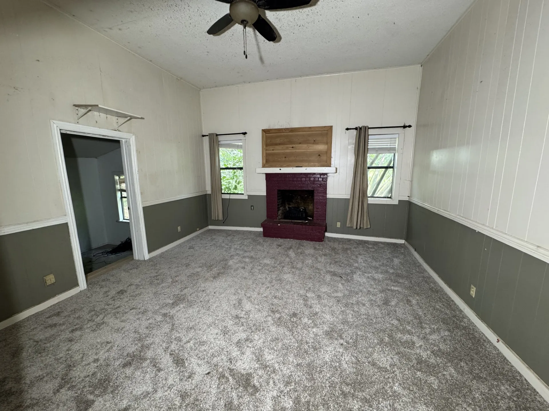 Single Family Residence For Sale in Red River (TX) County , 137 CR 2362, Bagwell, Texas 75412, 4 Bedroom, 2 Bathroom, Garage spaces, 2,027 Sqft, built in 1945, mls#21135926, Real Estate Agent in Bagwell, Homes For Sale in Red River (TX) county, Homes For Sale in Bagwell, Realtor in Bagwell Texas, Real Estate Brokerage Independent Realty Texas, Luminita Cordes Realtor