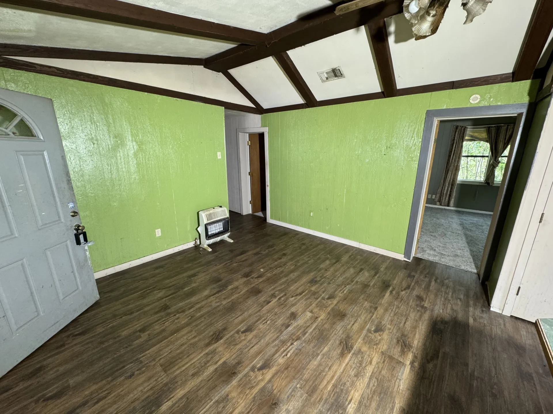 Single Family Residence For Sale in Red River (TX) County , 137 CR 2362, Bagwell, Texas 75412, 4 Bedroom, 2 Bathroom, Garage spaces, 2,027 Sqft, built in 1945, mls#21135926, Real Estate Agent in Bagwell, Homes For Sale in Red River (TX) county, Homes For Sale in Bagwell, Realtor in Bagwell Texas, Real Estate Brokerage Independent Realty Texas, Luminita Cordes Realtor
