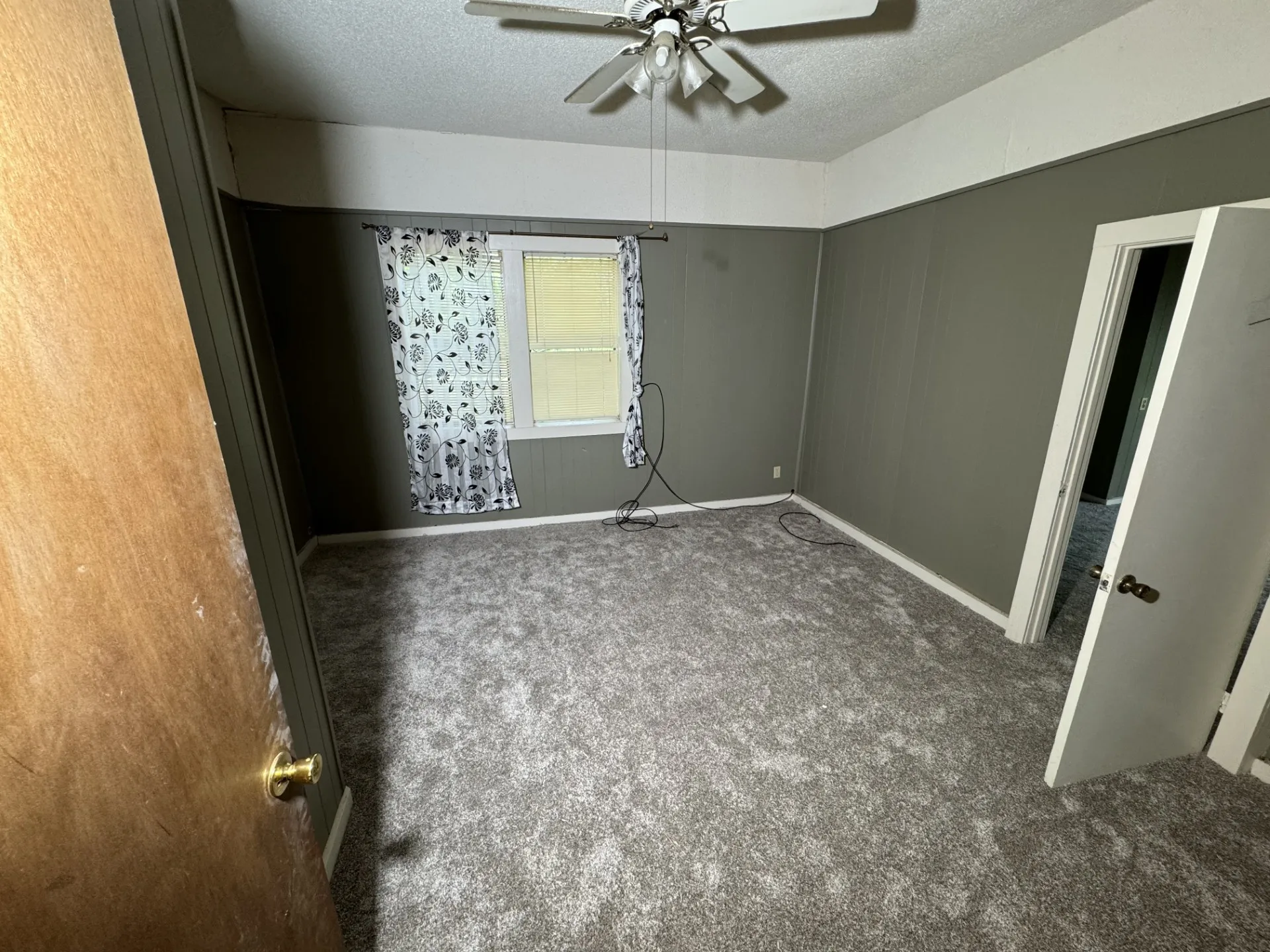Single Family Residence For Sale in Red River (TX) County , 137 CR 2362, Bagwell, Texas 75412, 4 Bedroom, 2 Bathroom, Garage spaces, 2,027 Sqft, built in 1945, mls#21135926, Real Estate Agent in Bagwell, Homes For Sale in Red River (TX) county, Homes For Sale in Bagwell, Realtor in Bagwell Texas, Real Estate Brokerage Independent Realty Texas, Luminita Cordes Realtor